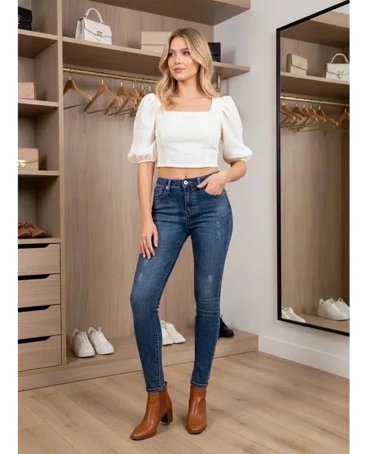 Get ready to slay in style! 💃✨

Our High-Waisted Skinny Jeans are your new wardrobe MVP! These jeans hug your curves just right, giving you that confidence boost you didn't know you needed. With a perfect blend of comfort and chic, they&rsquo;ll bec
