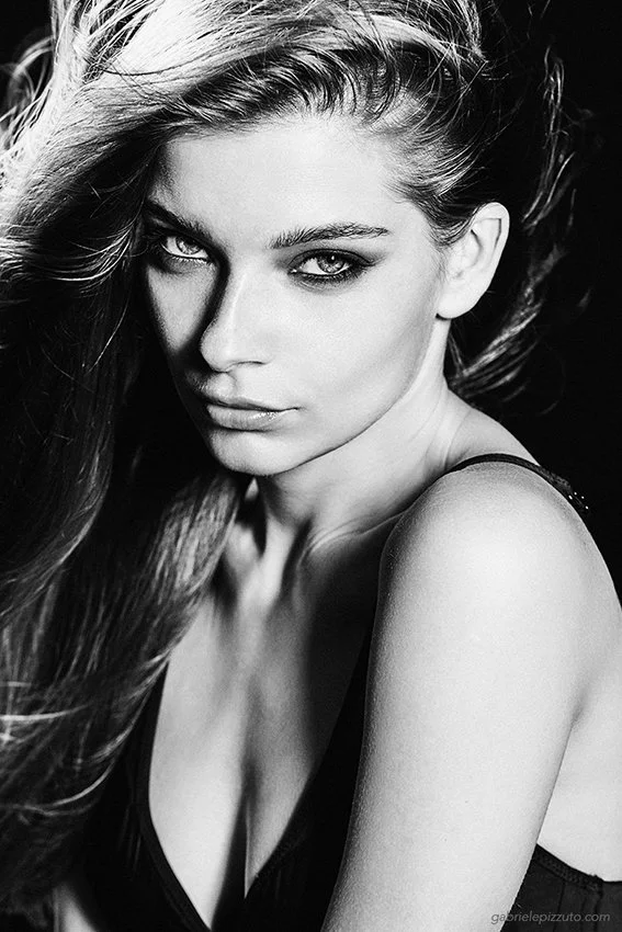 Anna5315final-BW copia.jpg