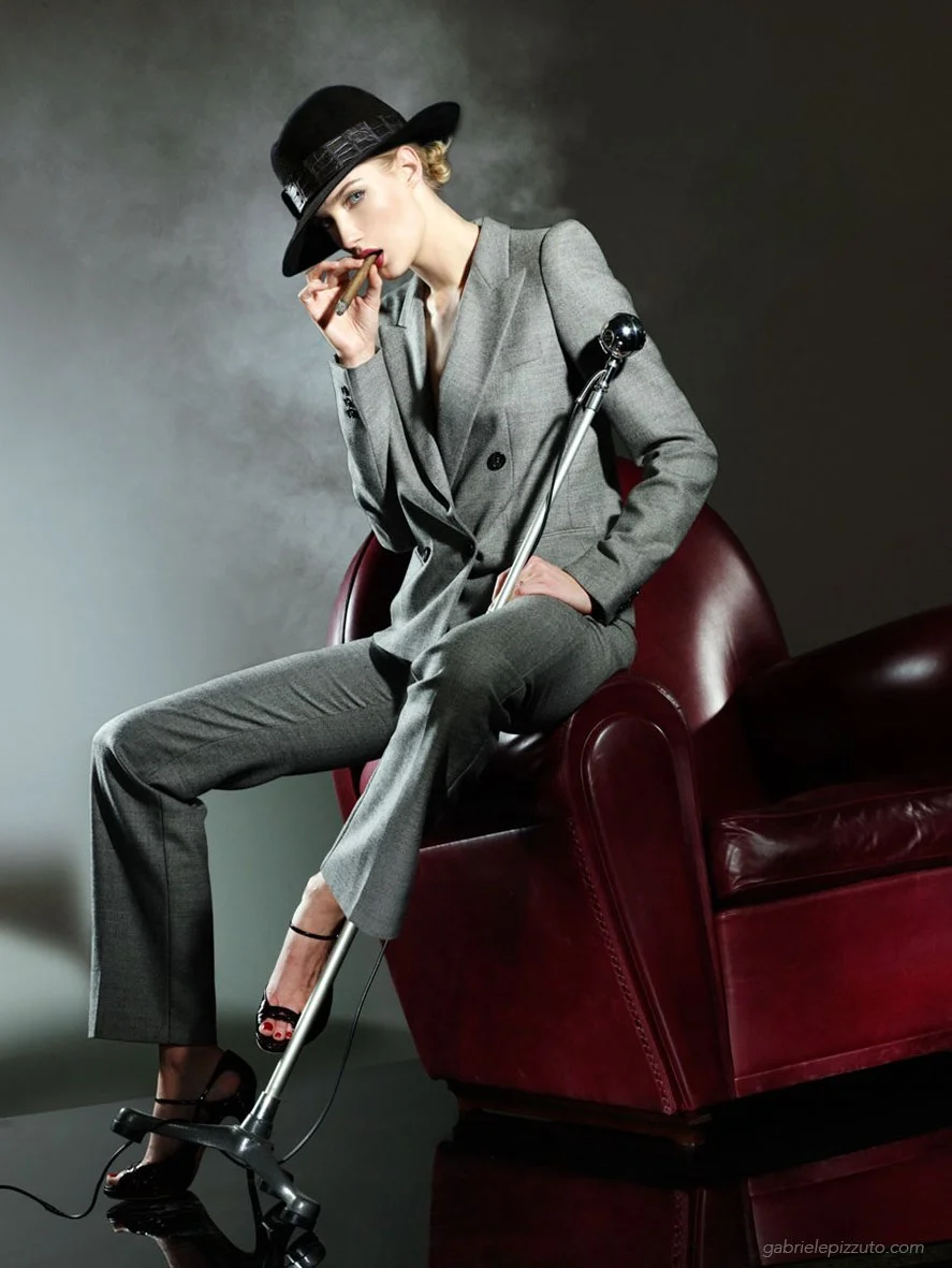 CURVED-Gentleman#04-066final copia.jpg