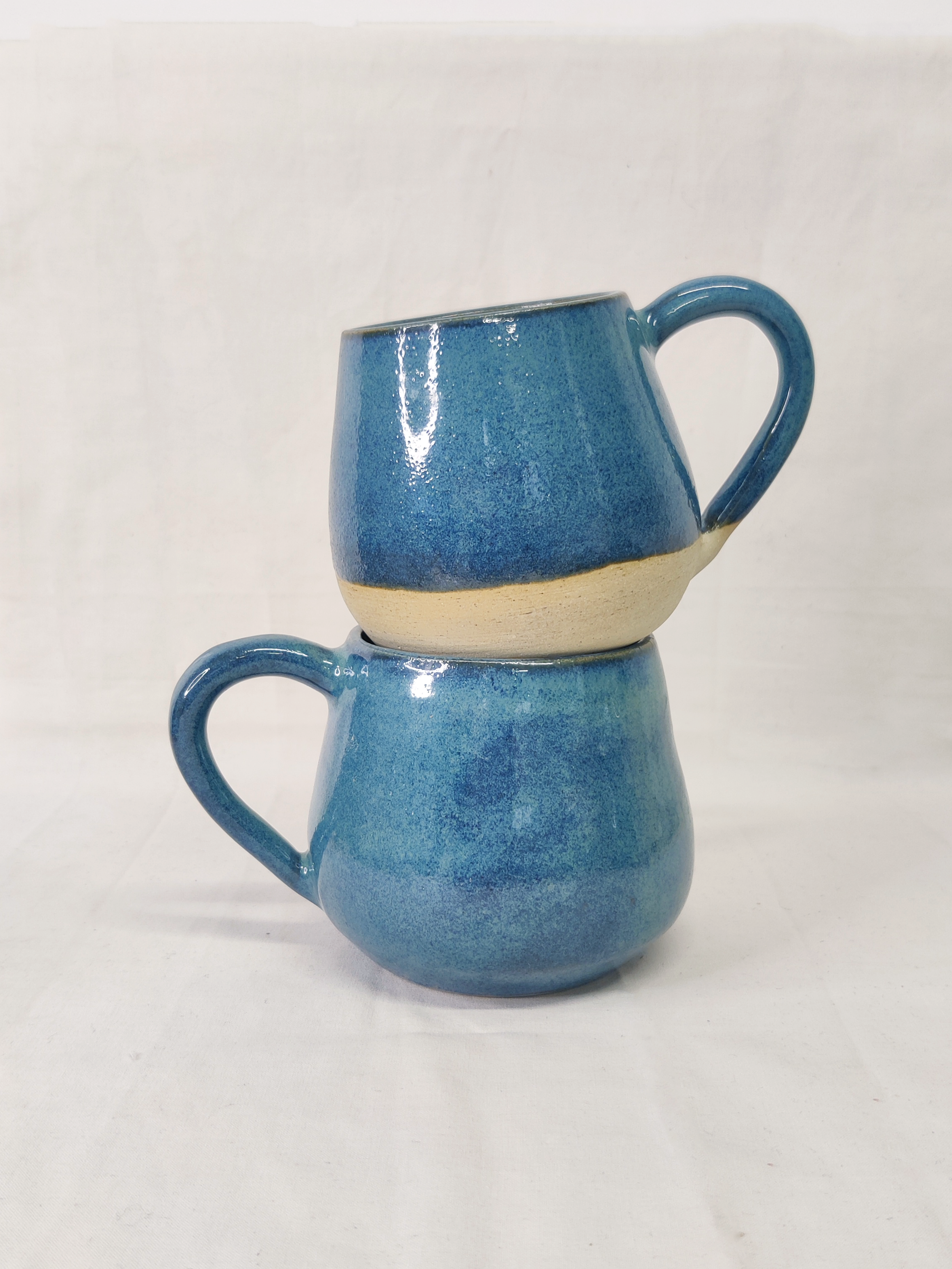 grandes_tasses_empilees.png