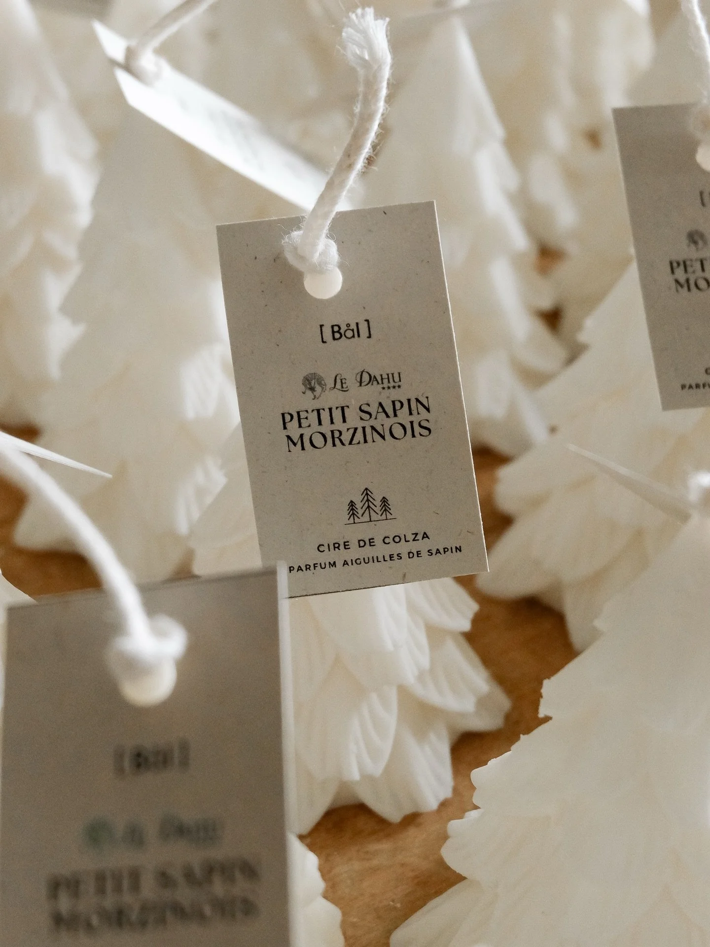 Un immense merci 🤍 

Du fond du c&oelig;ur, merci &agrave; H&ocirc;tel @dahu.morzine , et tout particuli&egrave;rement &agrave; Sophie, pour sa confiance. 

Elle m&rsquo;a confi&eacute;e la cr&eacute;ation de leurs cadeaux clients de fin d&rsquo;ann