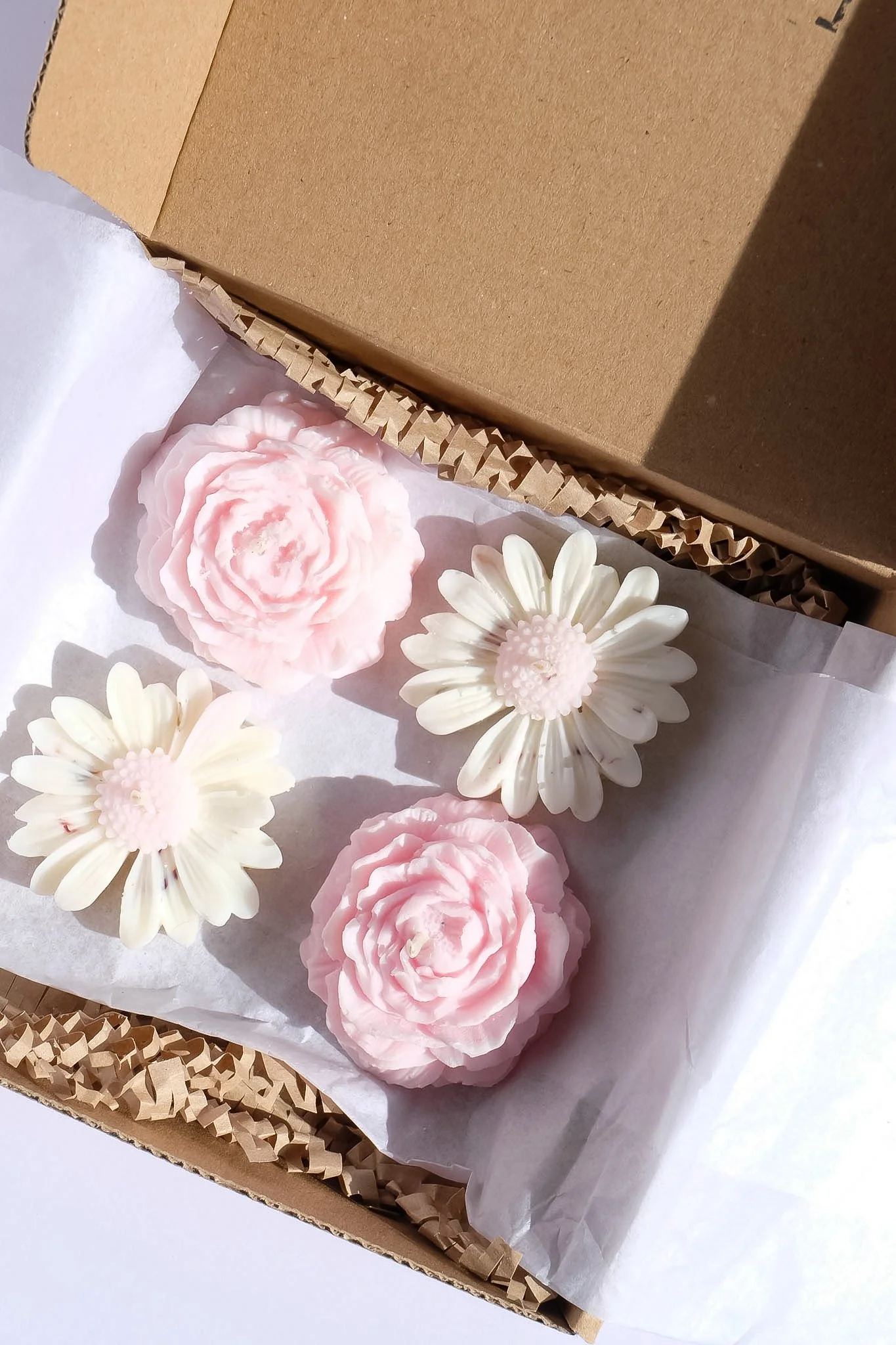 Idée cadeau fête des mères bougie fleurie naturelle message papier floral