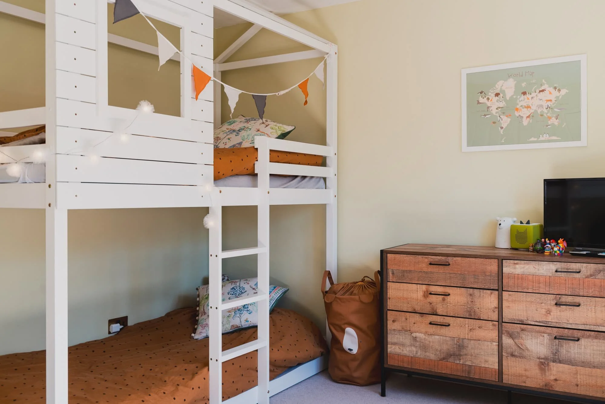 howson-design-interiors-parkcroft-family-home-childrens-room-bunk-bed.jpg