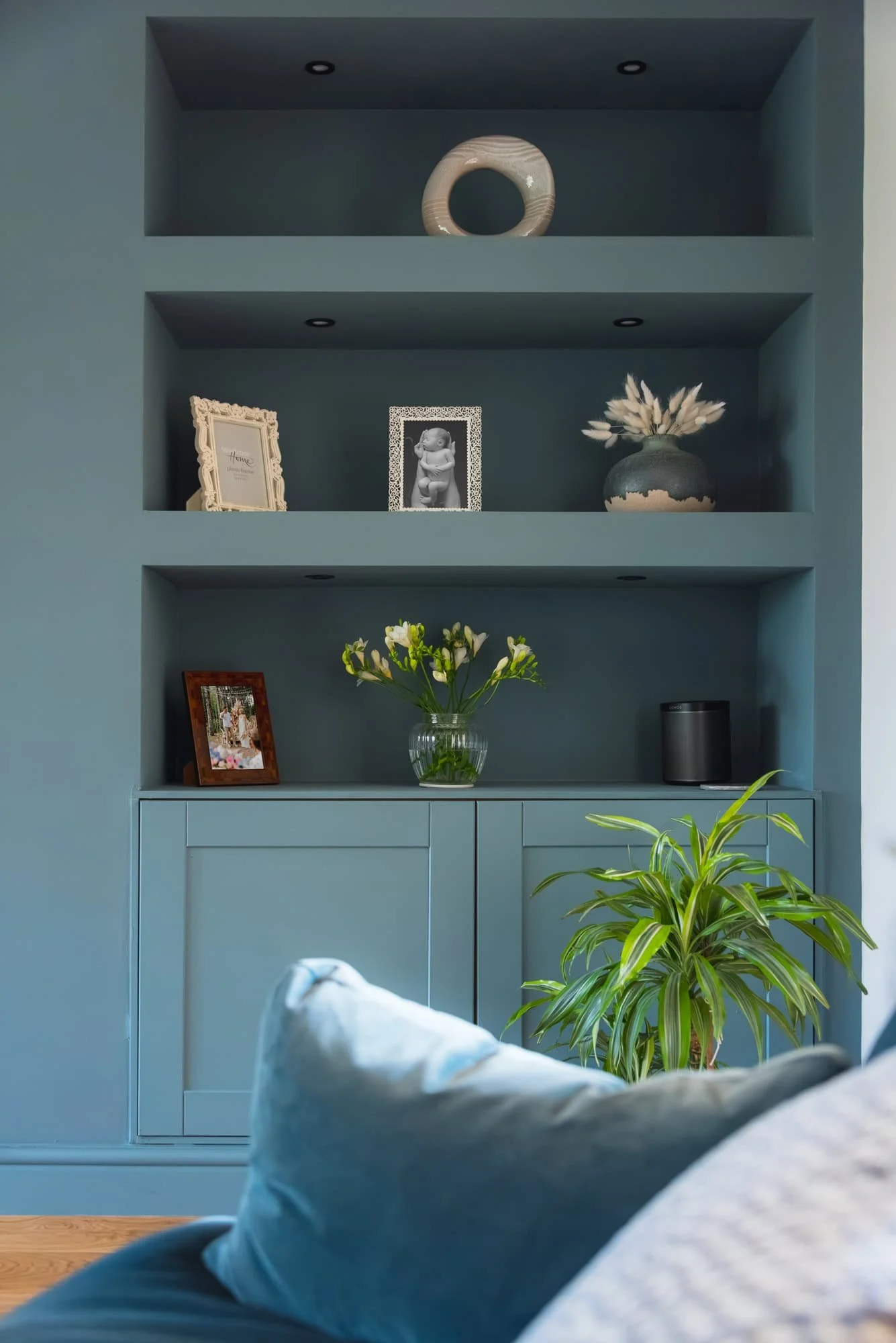 howson-design-interiors-living-room-design-shelving.jpg