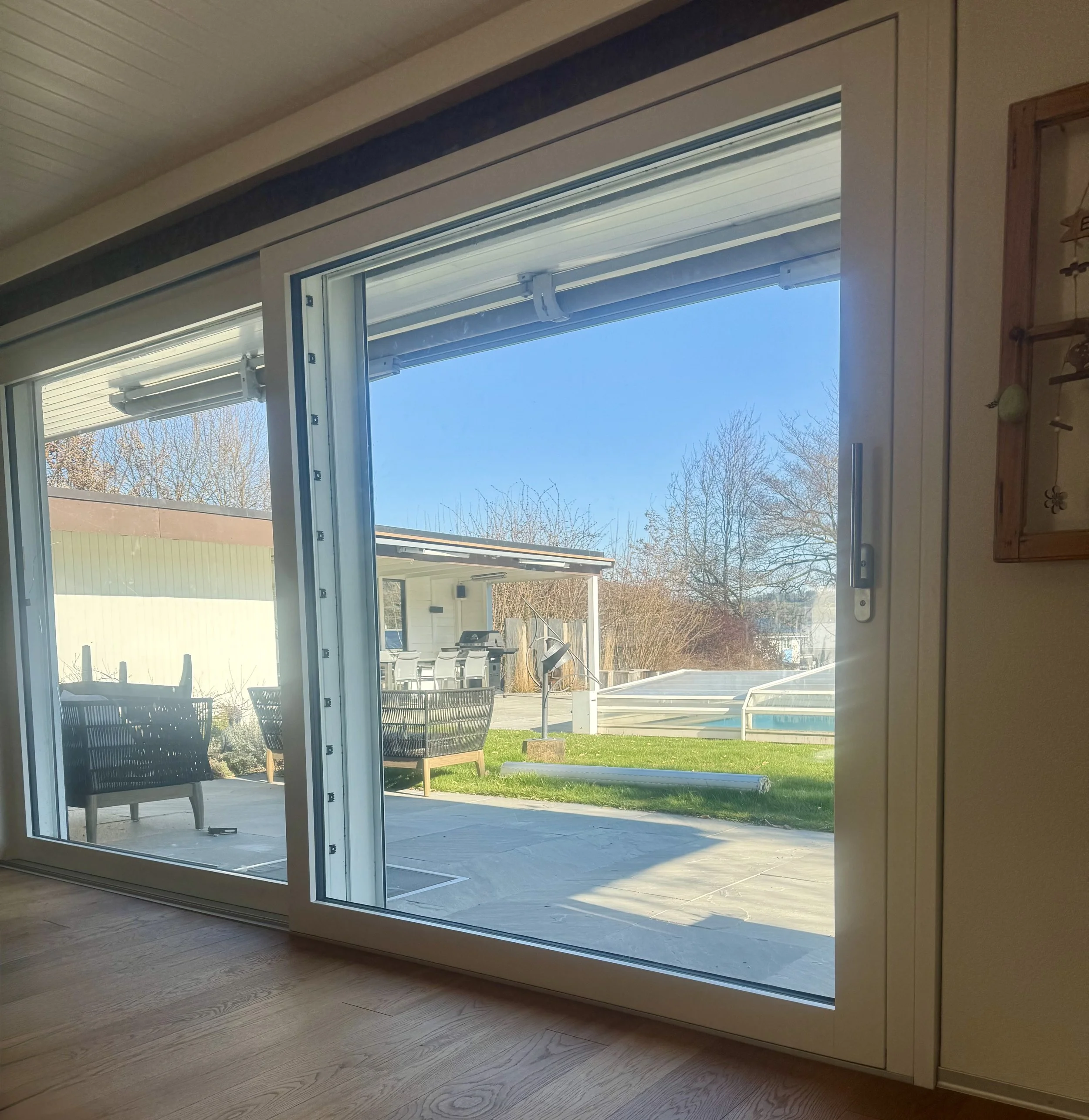 Fachgerechte Montage einer Hebeschiebetüre in Trubschachen im Emmental durch Wittwer Montage