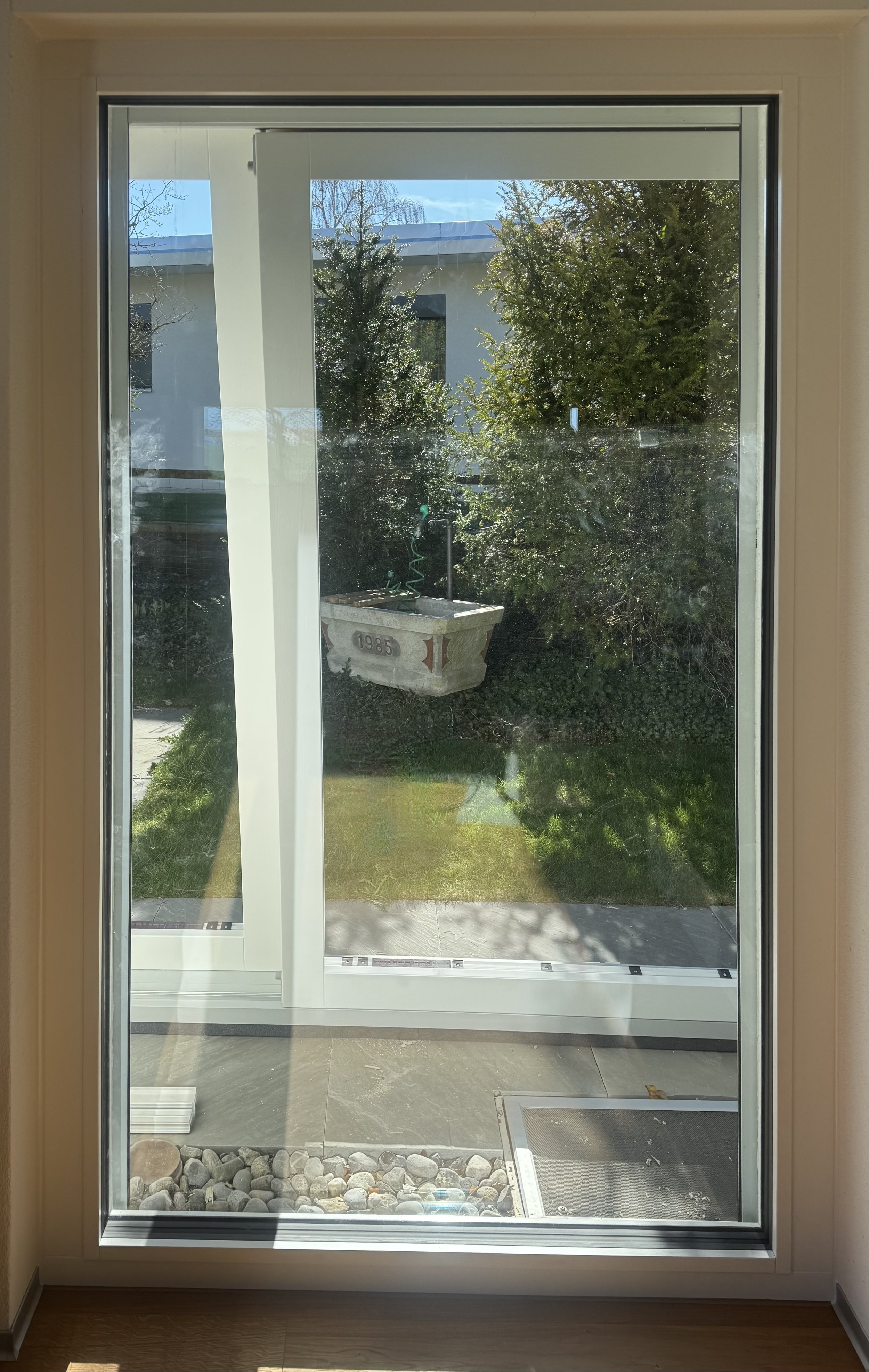 Präzise Fenster Montage in Langnau im Emmental bei einem Neubau durch Wittwer Montage