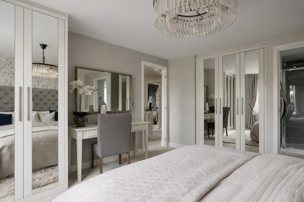 Fitting your space, fitting your taste. 

We help you make the most of your space. 

Whatever your lifestyle and whatever your storage needs, Stunning Spaces prides itself on providing you with design solutions that are both practical and functional.