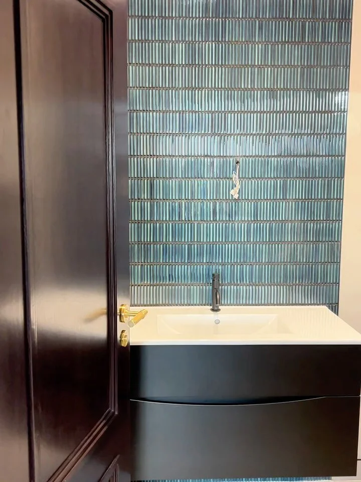 POV: how the little kid in me feels getting the fitted wardrobes they always dreamt of.

Two kids&rsquo; bedrooms.
Two completely different personalities.
One thoughtful design approach.

The girl&rsquo;s room
Soft white shaker wardrobes designed to 