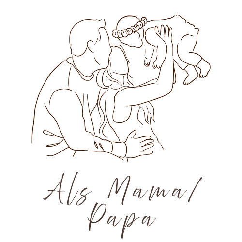 Zeichnung eines Elternpaares, das mit einem Kind spielt, und der Text "Als Mama / Papa" darunter.