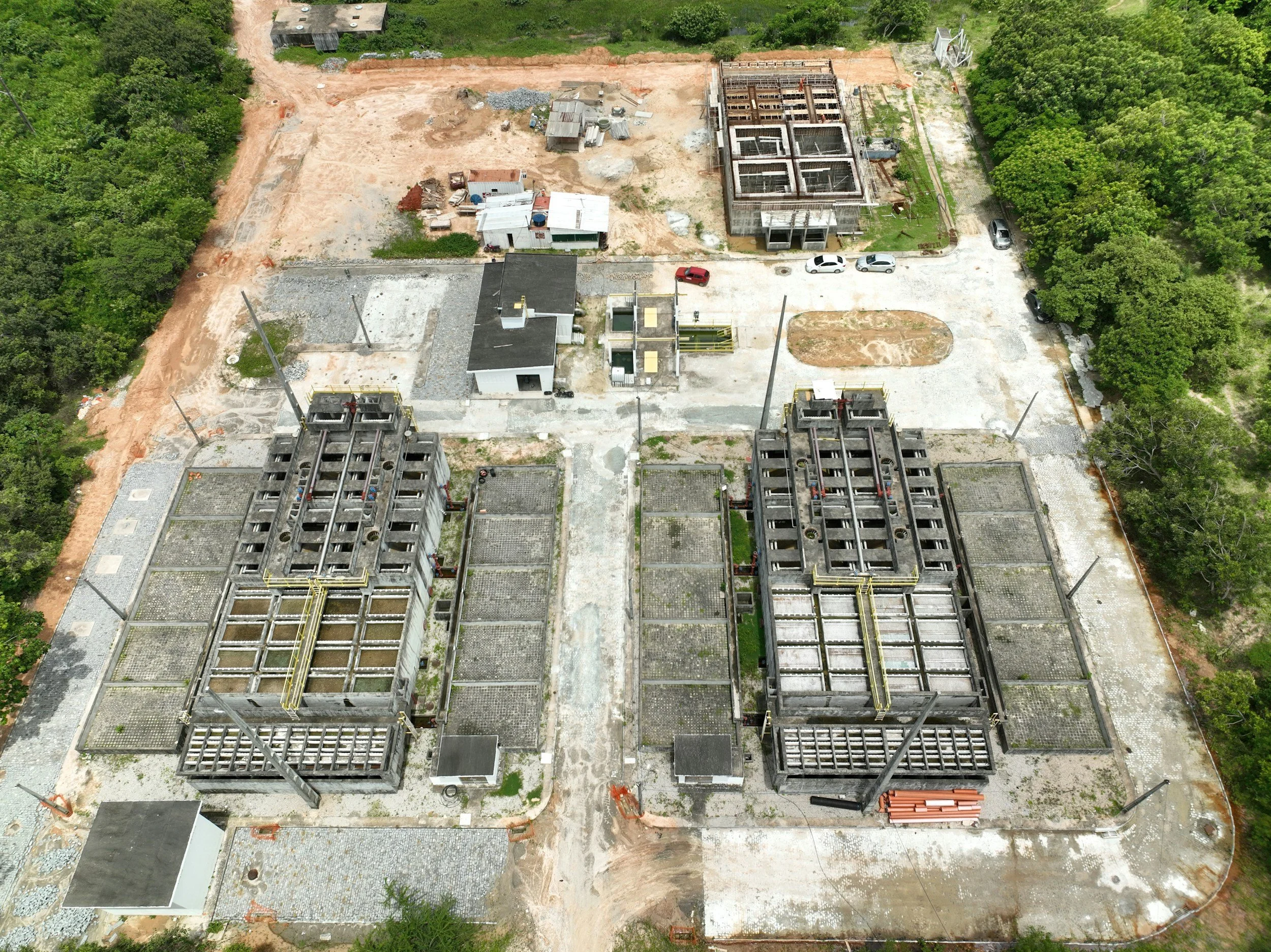 Reliable drone photography and video for construction progress tracking, site overviews, and consistent visual reporting throughout every project stage.