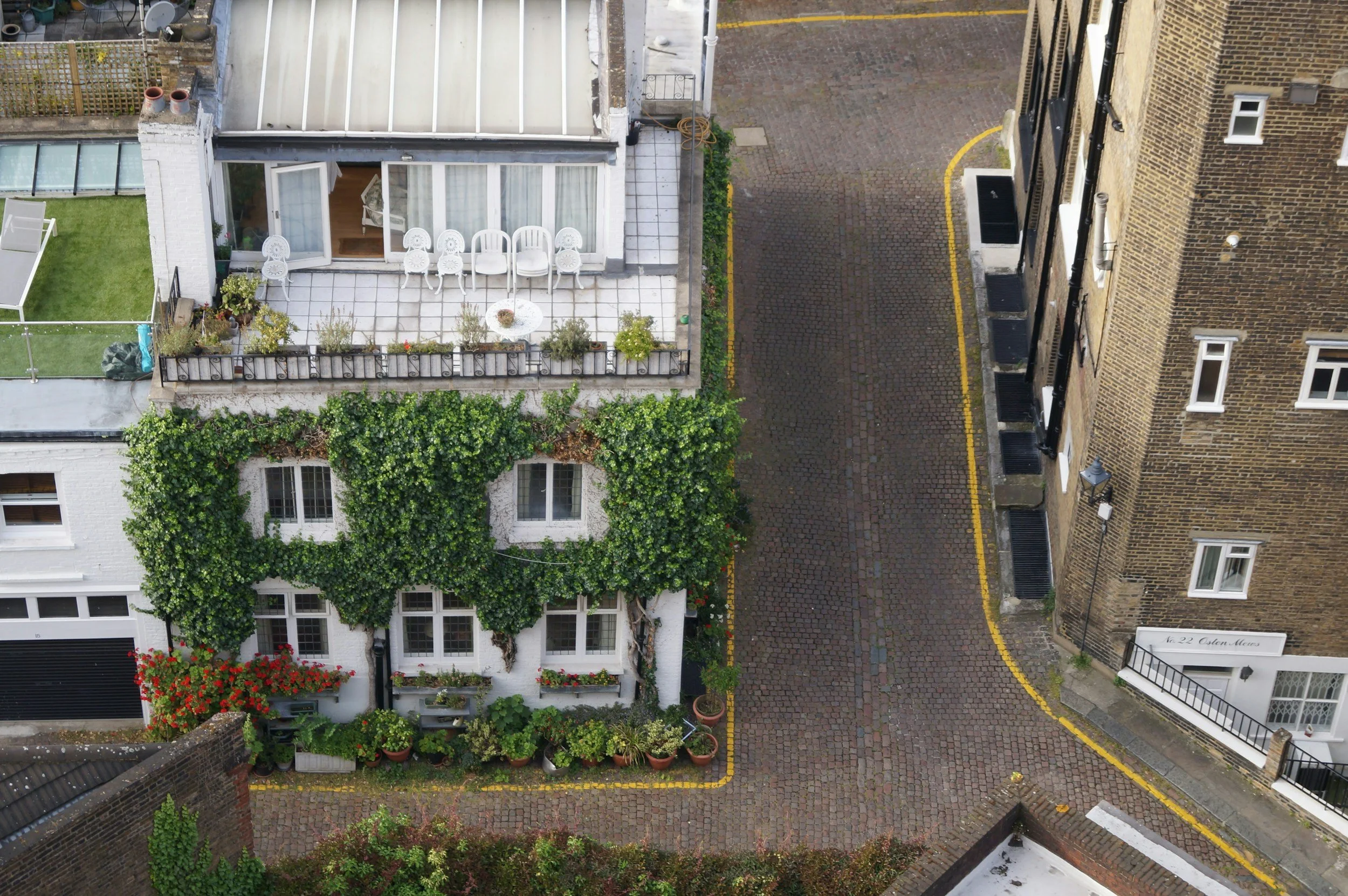 Eye-catching aerial photography and drone video designed to enhance property listings and attract buyers for estate agents and developers.