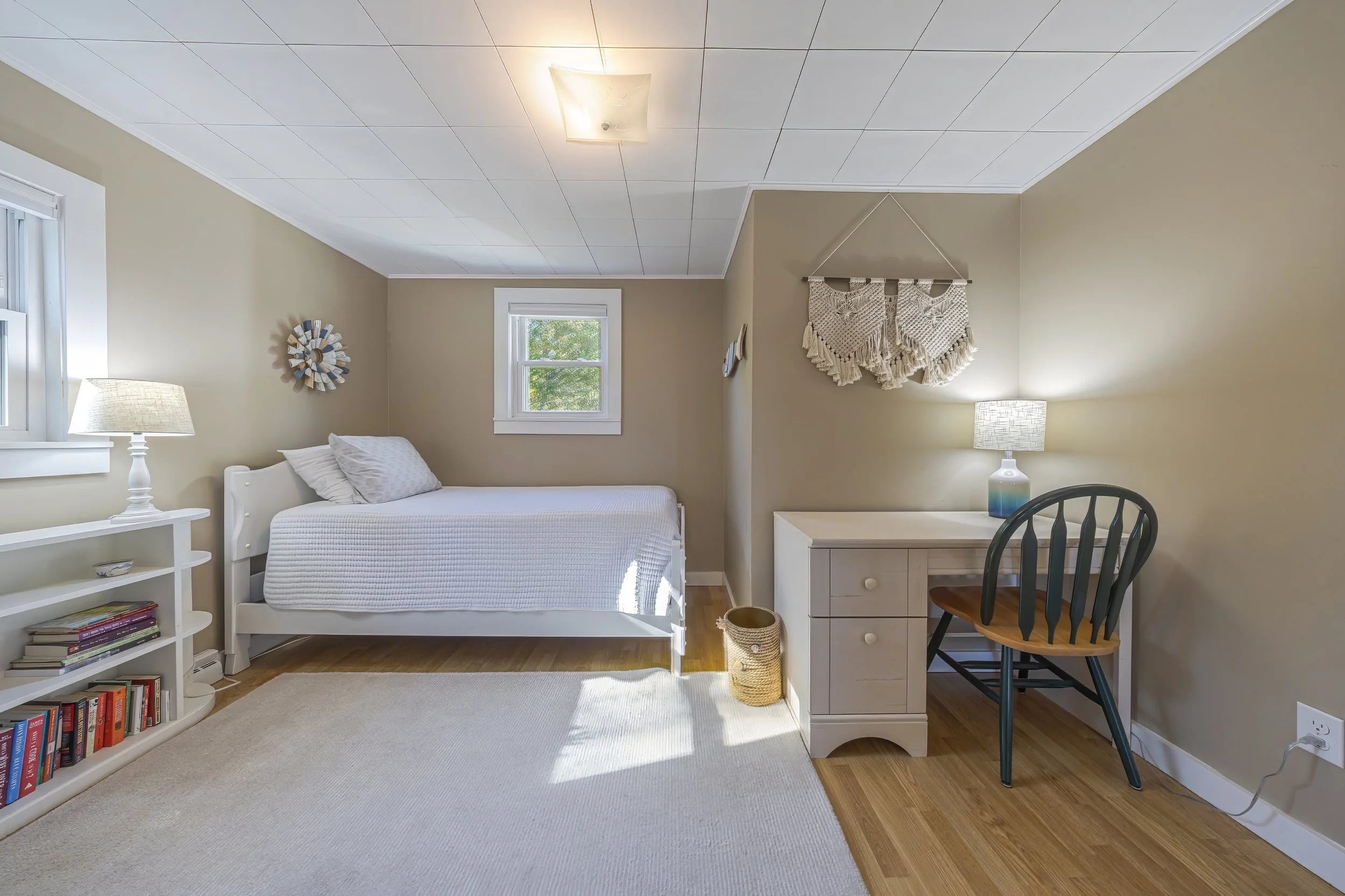 twin room and desk.jpg
