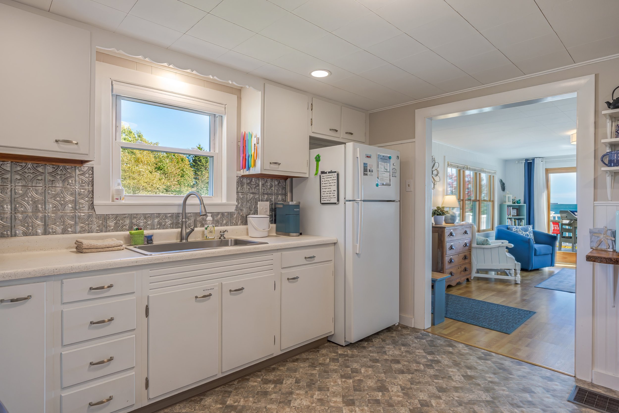 kitchen to living room.jpg