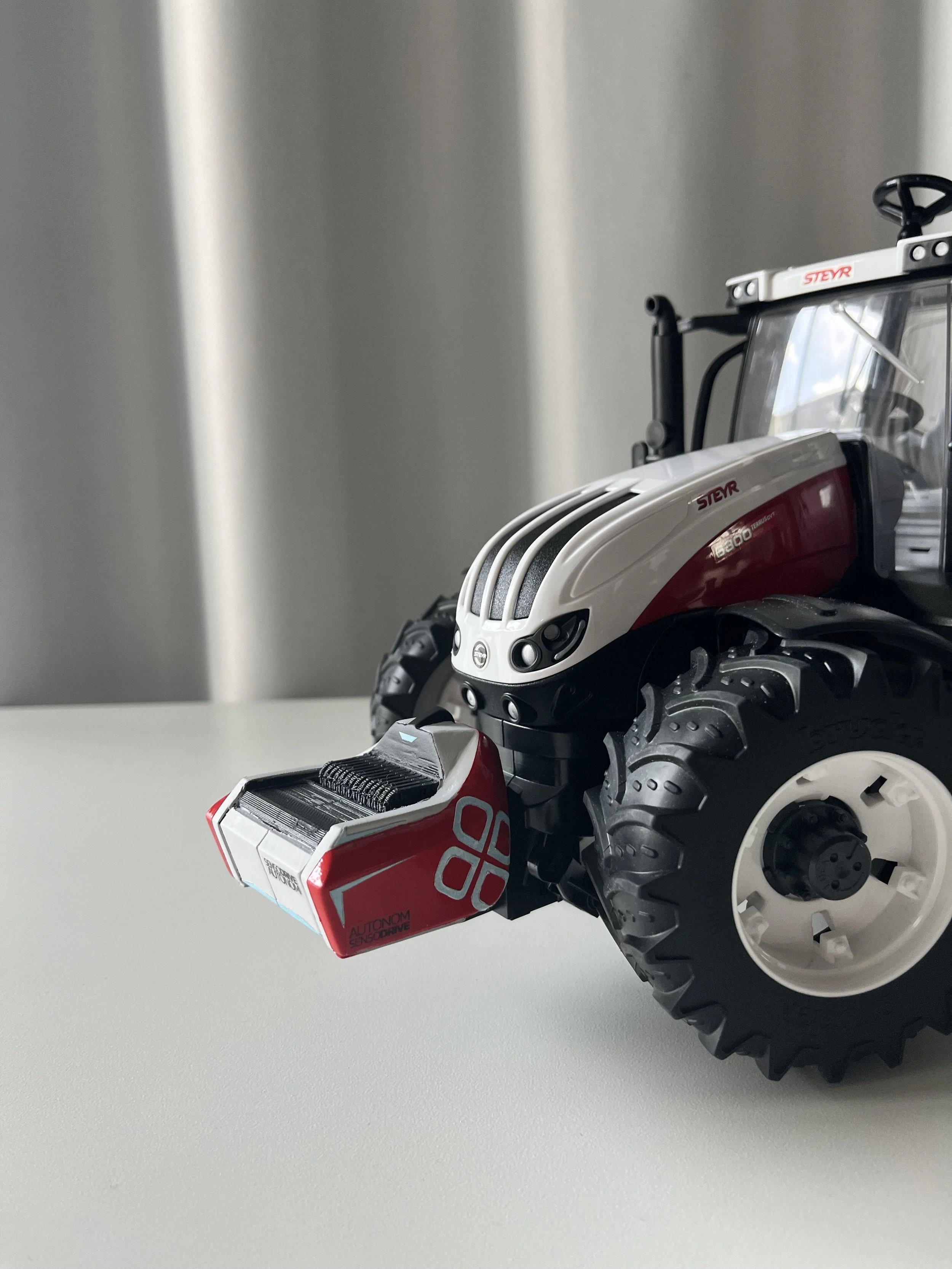 LoFi-Modell von einem Traktor-Implement