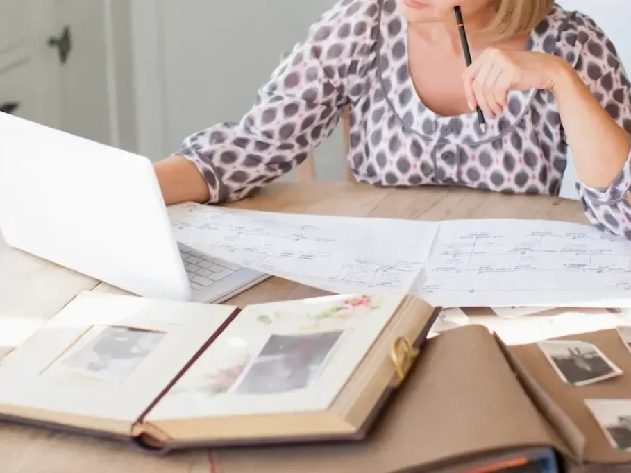 Faire sa généalogie soi-même ou confier la recherche ?