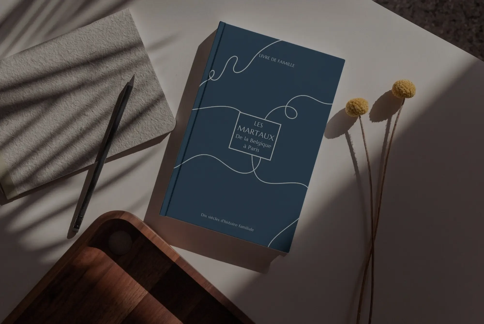 Livre-de-famille-genealogie-recherches-recit-de-famille-transmettre-histoire-avant-nous.webp