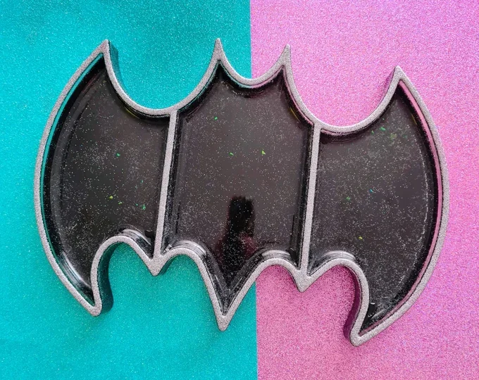 5 Stars - Incredibly good quality! I purchased this as a gift to use as a dice tray and its the perfect amount of space to roll dice in. Thank you so much!