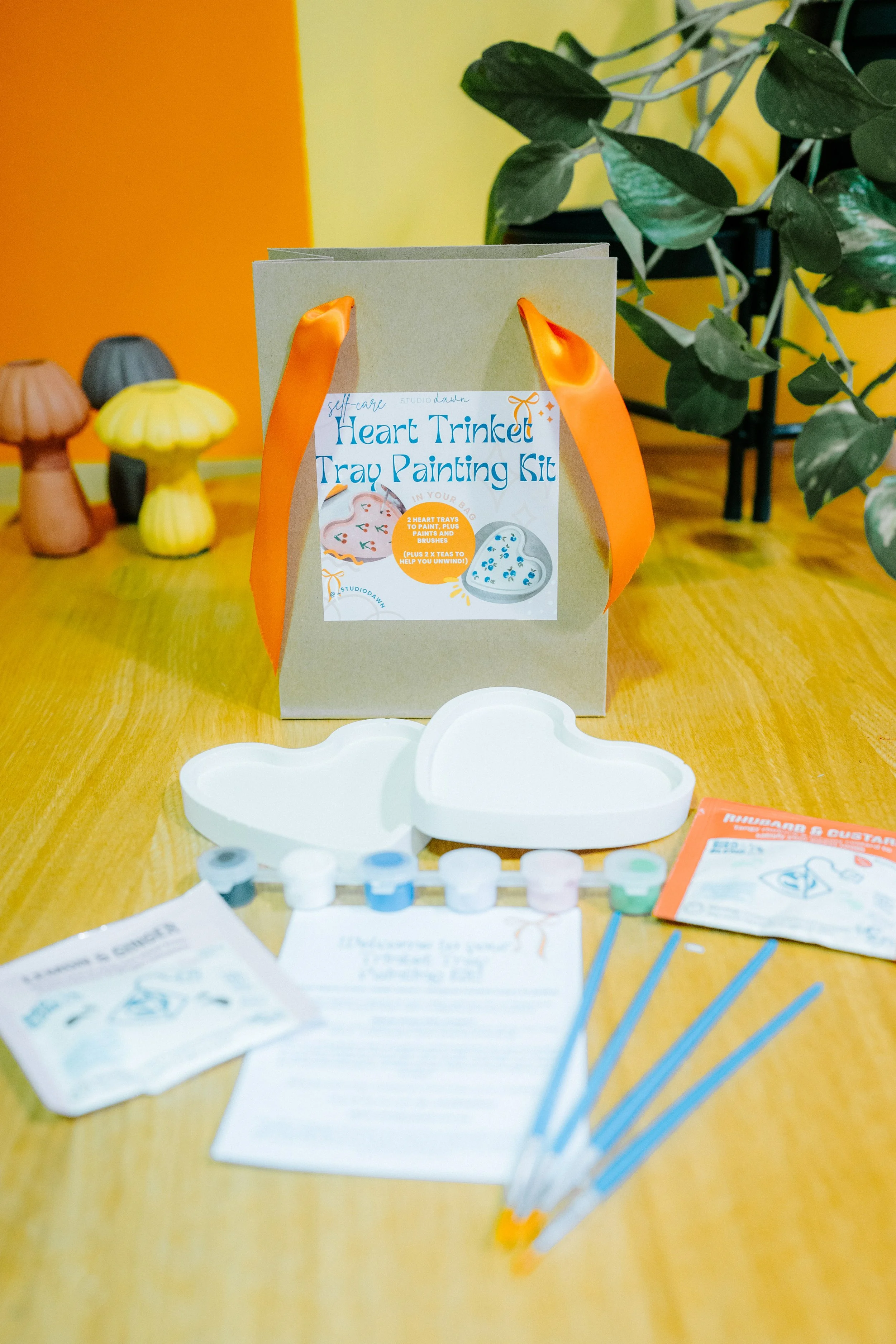Heart-shaped Trinket Tray Painting Kit