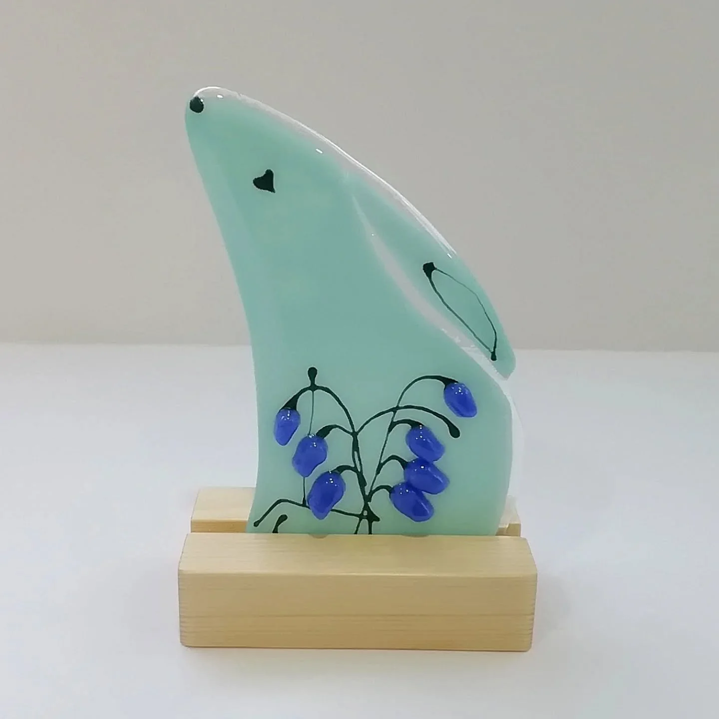 I've just relisted the little Bluebell hare and they'd sold out, Snowdrops hares coming soon😊