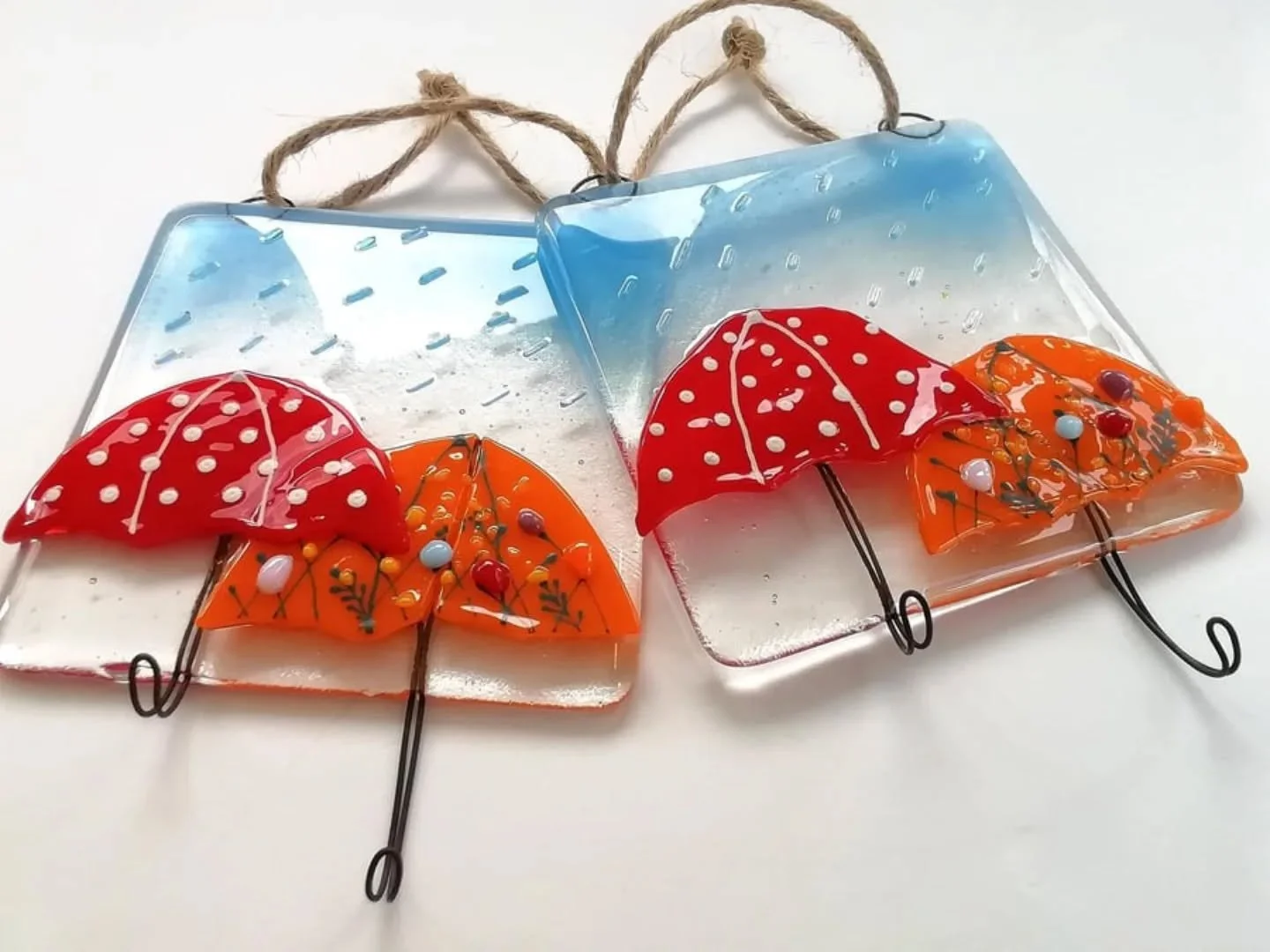 Why have boring hooks when you can have something that makes you smile? Available in my Folksy shop. 
#umbrellahooks 
#teatowelhooks 
#fusedglass
#hangyourdoglead
#rainydays