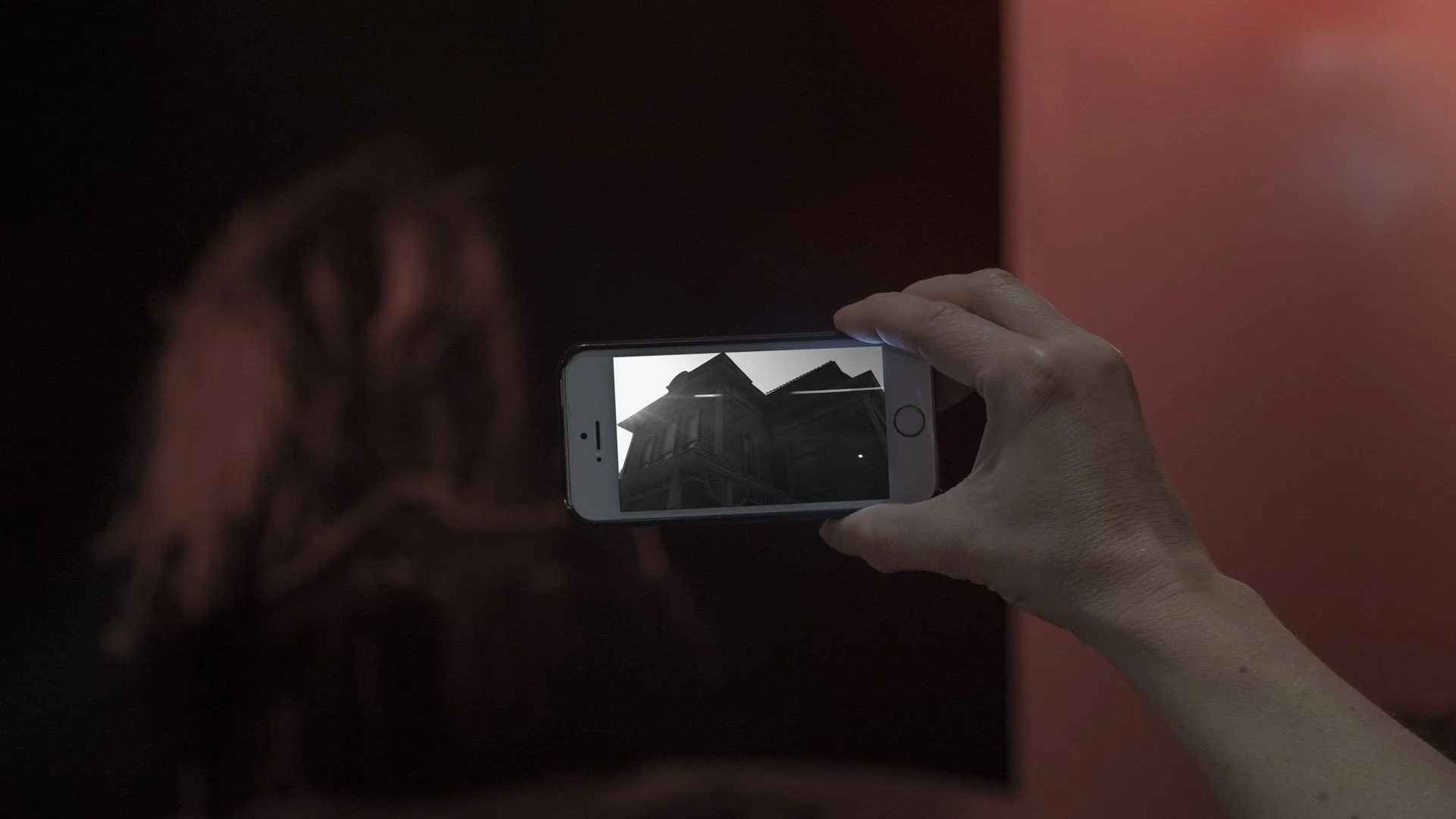 Backyard Psycho (2018)
Manipulated iPhone 6s video | Colour | Stereo Sound |  2' 00" | 23.98 fps |  QR codes embedded in two photographic prints & laser-cut cardboard  | public phone booth