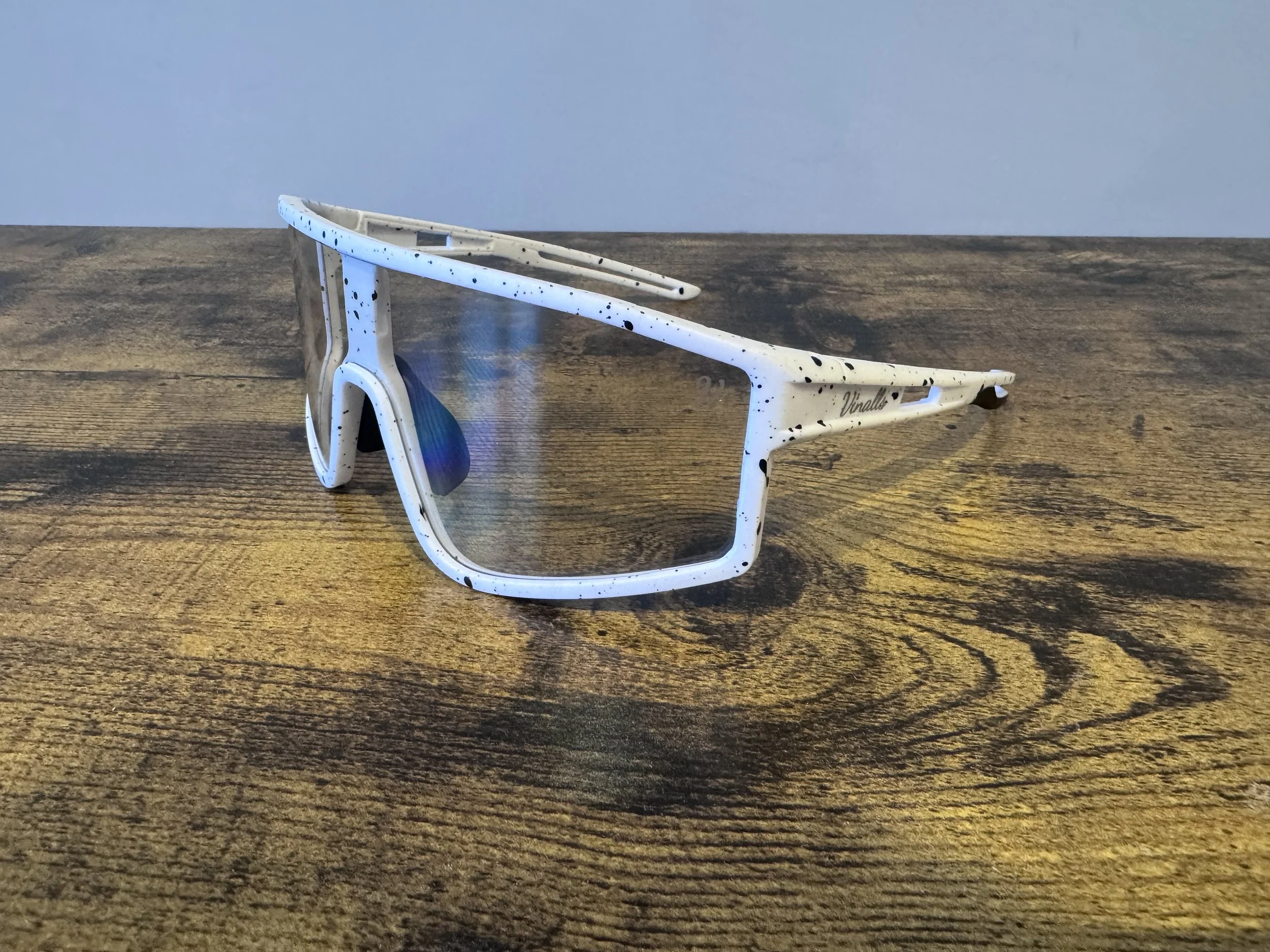 Dark Shift Glasses - White