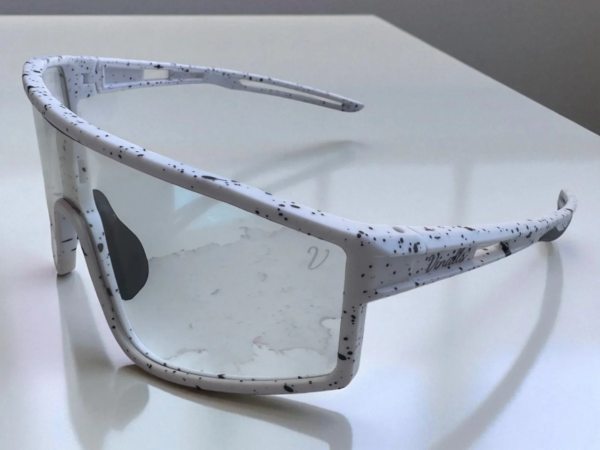Dark Shift Glasses - White