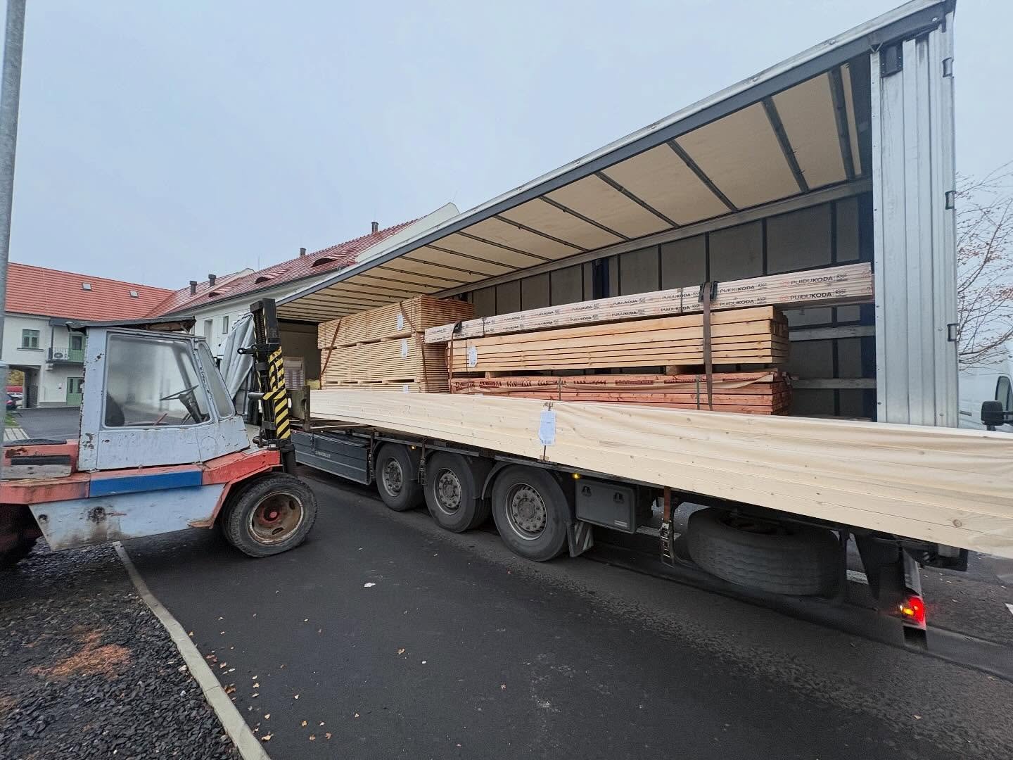 🤎🫸🏾🫷🏼 13 metrů, zat&iacute;m rekord 🫵🏻🤙🏽