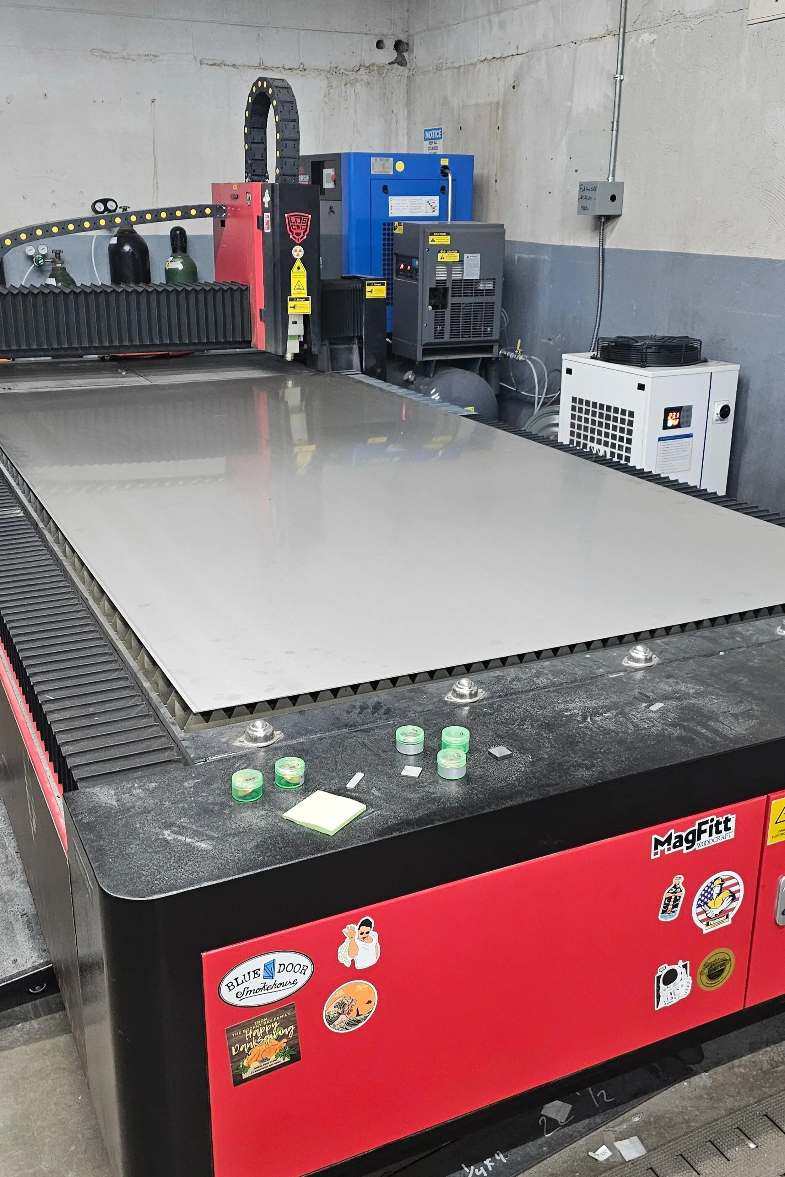 This is a fiber laser and can cut metal and fabricate parts