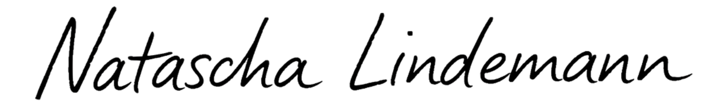 Schwarz-weißes Bild mit dem Text 'Herzlich willkommen' in eleganter Schrift.