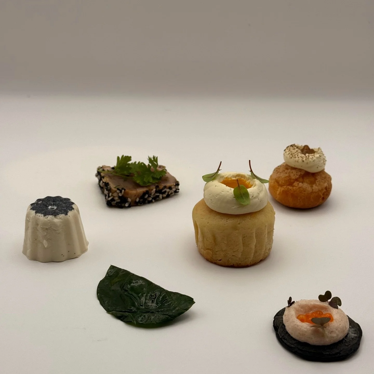 D&eacute;couvrez nos diff&eacute;rentes pi&egrave;ces cocktails, &agrave; retrouver lors de vos &eacute;v&eacute;nements avec @maisoneme__ 💙
-
-
Traiteur | Chefs priv&eacute;s | &Eacute;vents | Brunch