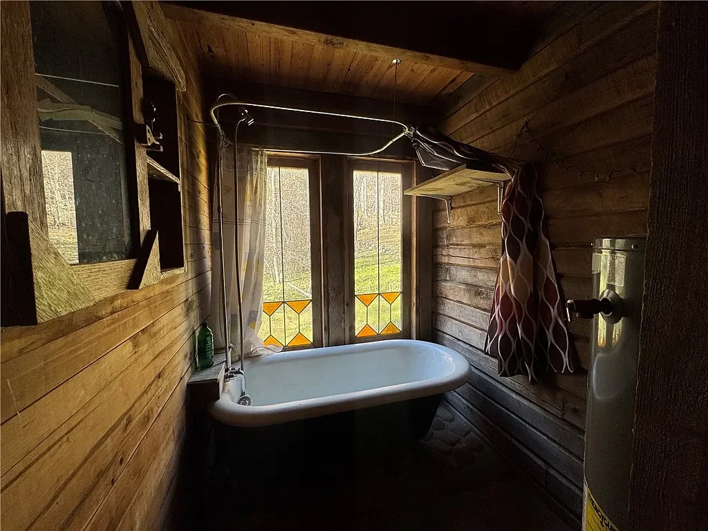 5-Bed/1 Bath Owner-Financed Home in Parthenon, AR