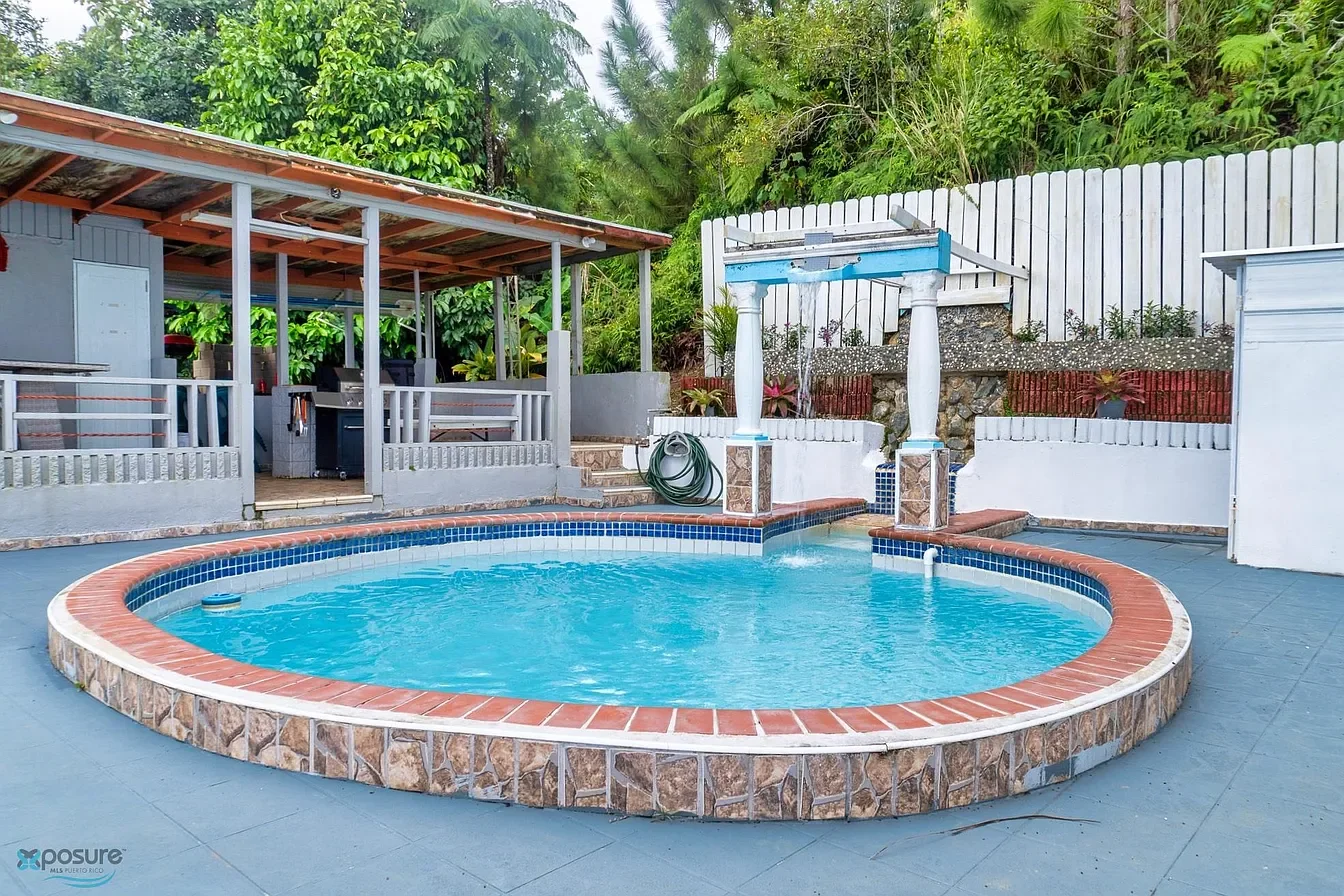 9-Bed/5 Bath Owner-Financed Home in Ciales, PR