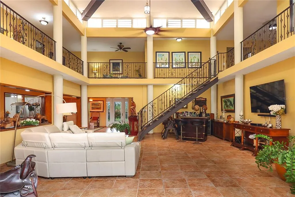 9-Bed/13 Bath Owner-Financed Home in Villalba, PR