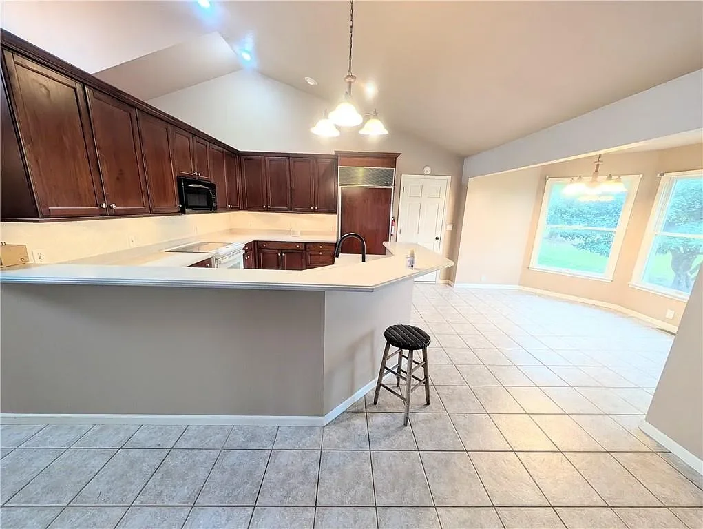 3-Bed/2 Bath Owner-Financed Home in La Harpe, KS