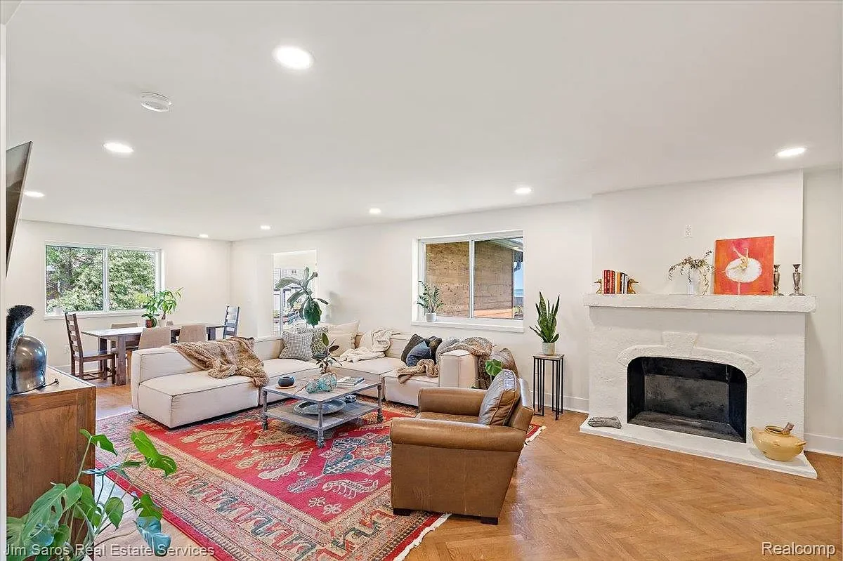 3-Bed/3 Bath Owner-Financed Home in Saint Clair Shores, MI