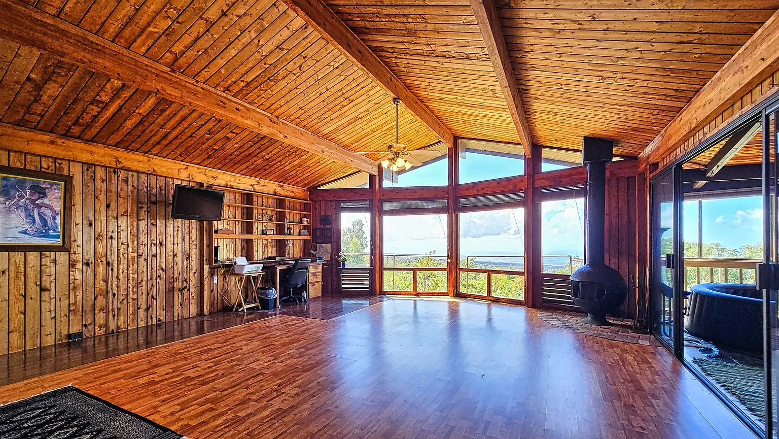 2-Bed/2 Bath Owner-Financed Home in Ocean View, HI