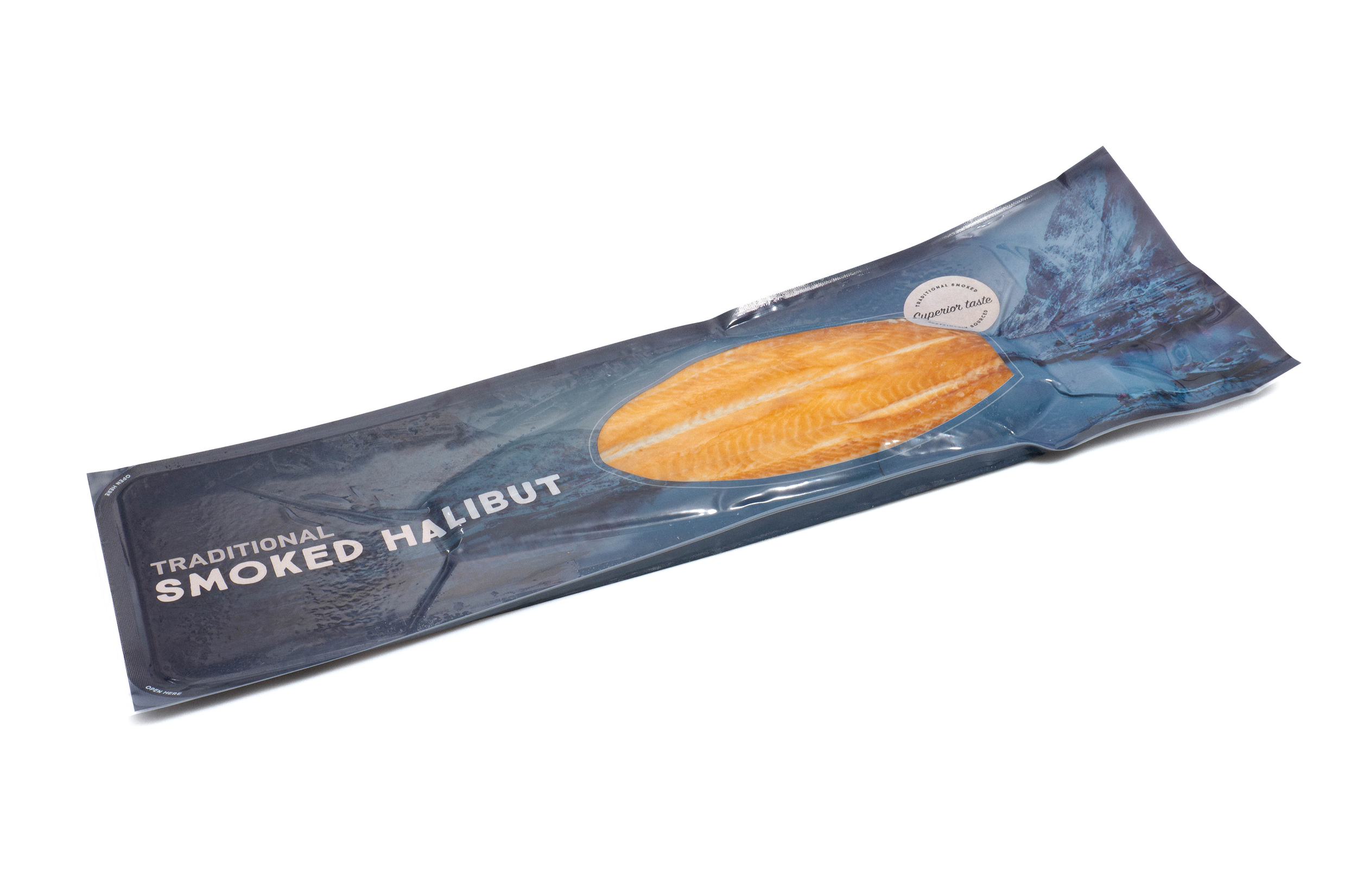 traditional smoked halibut filet kortgesneden warmgerookt perspective.png