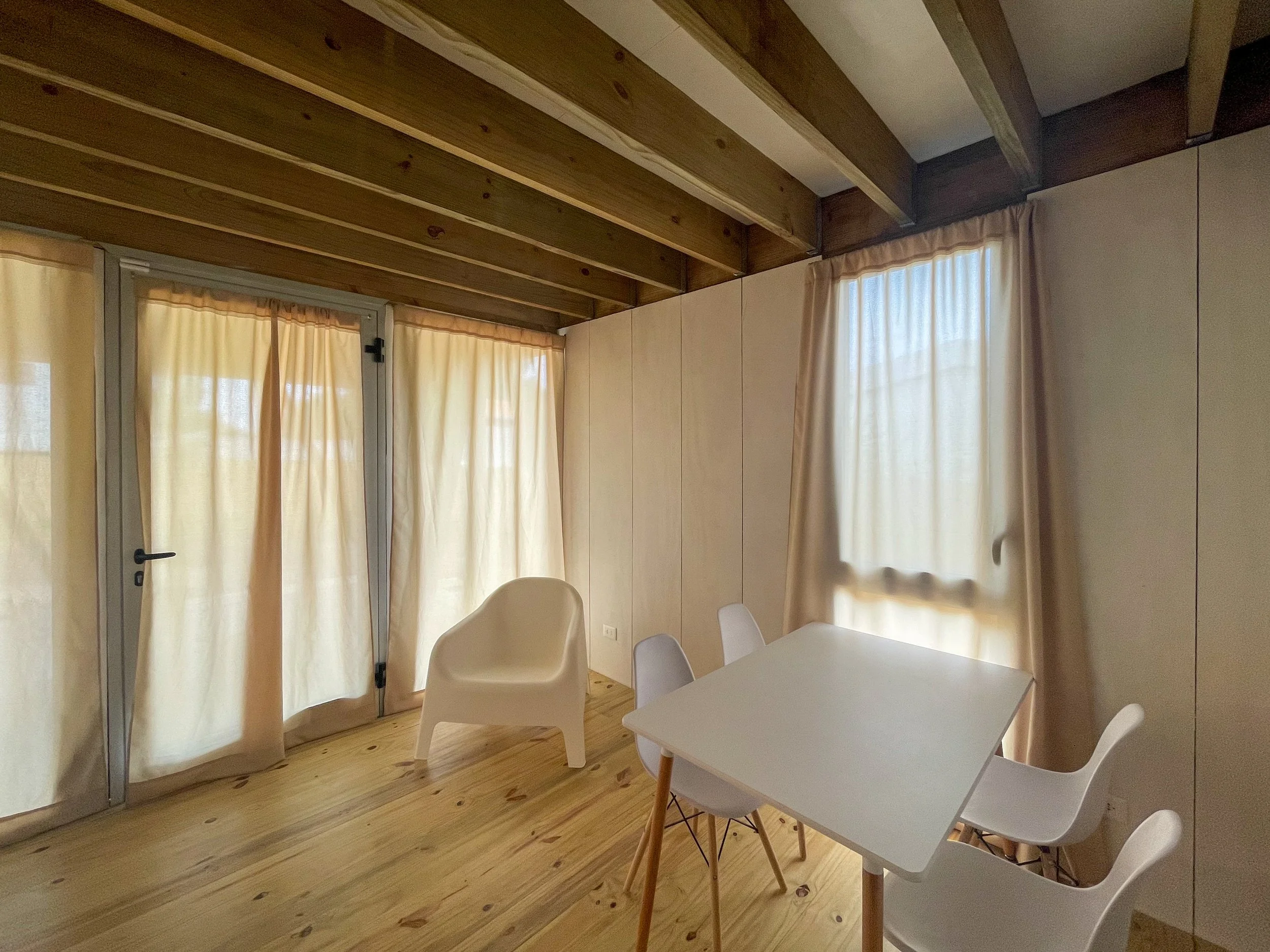 Estar, comedor y cocina.