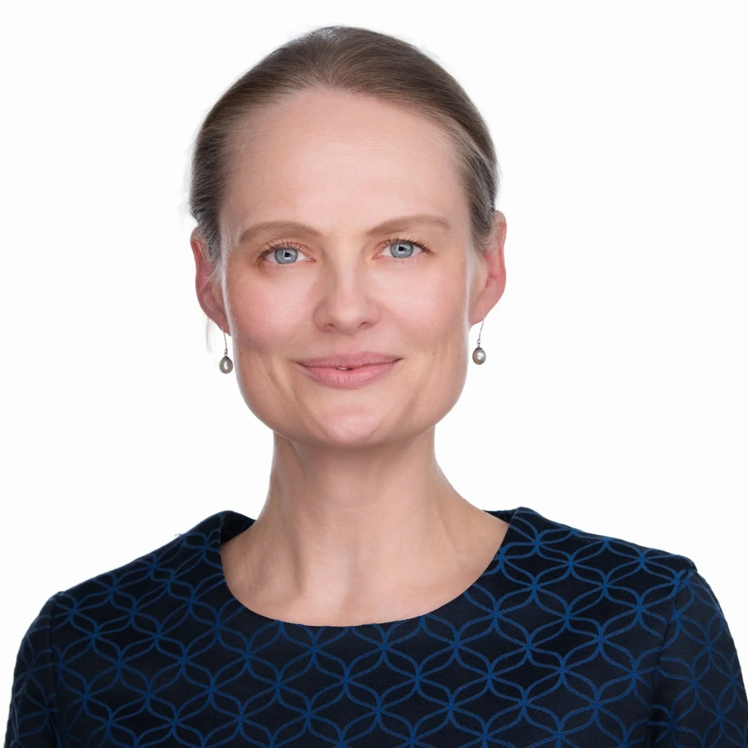 Christine Menschner, voice and speaking strategist working with clients worldwide online and in the Greater Boston area.