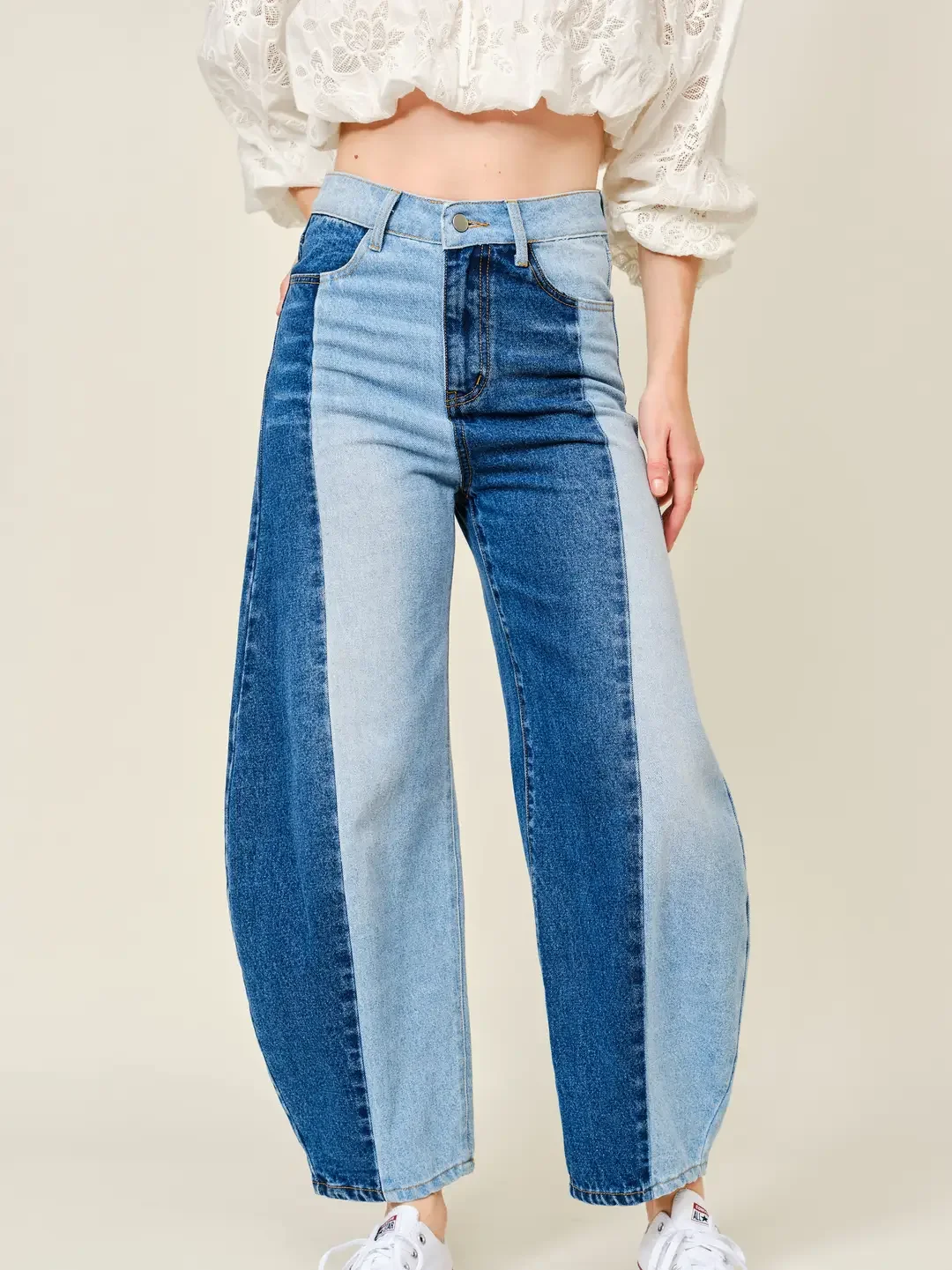 Contrast Panel Barrel Leg Jeans
