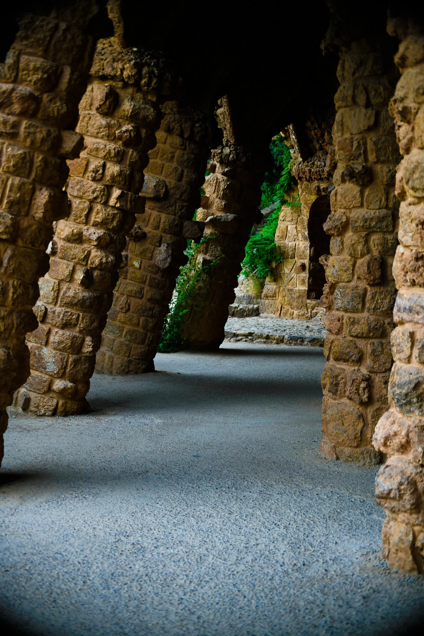 Park Güell Inclined Columns — Architectural Depth