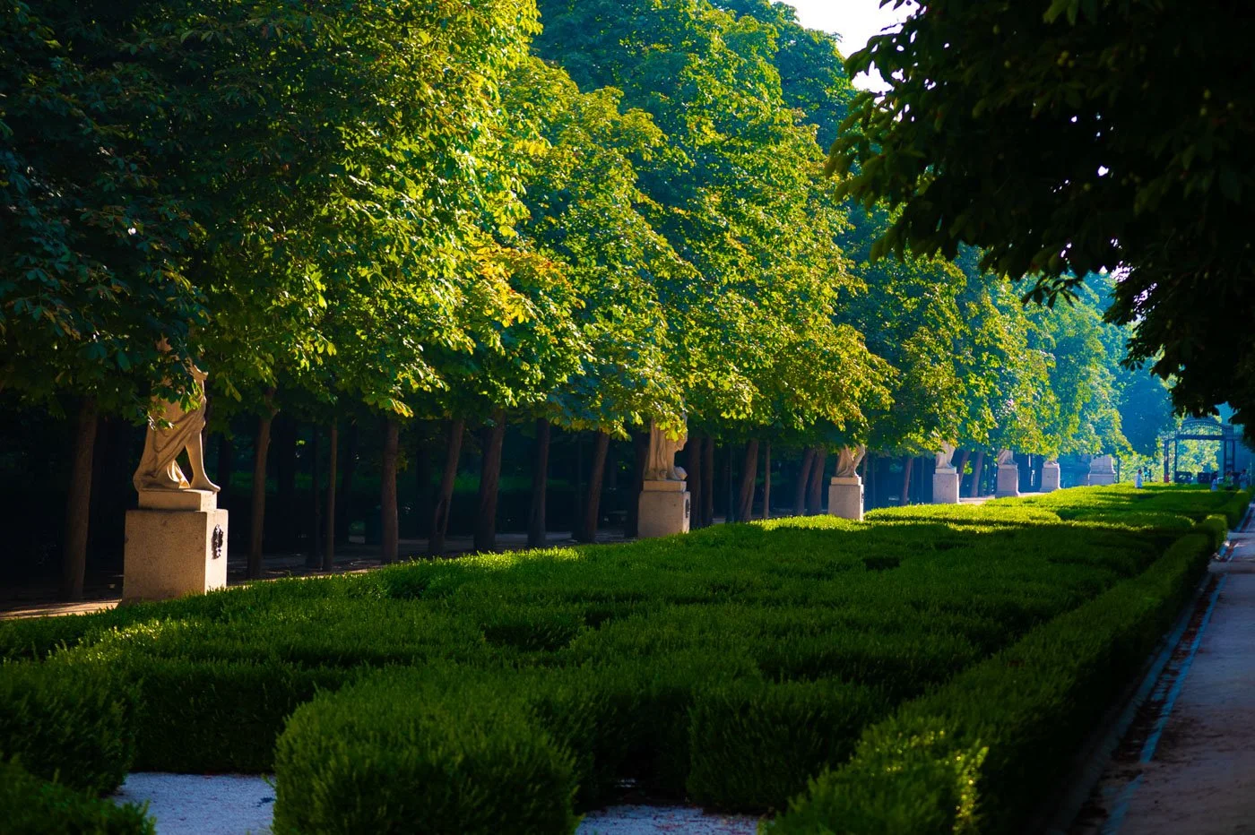 Paseo de las Estatuas — Parque del Oeste