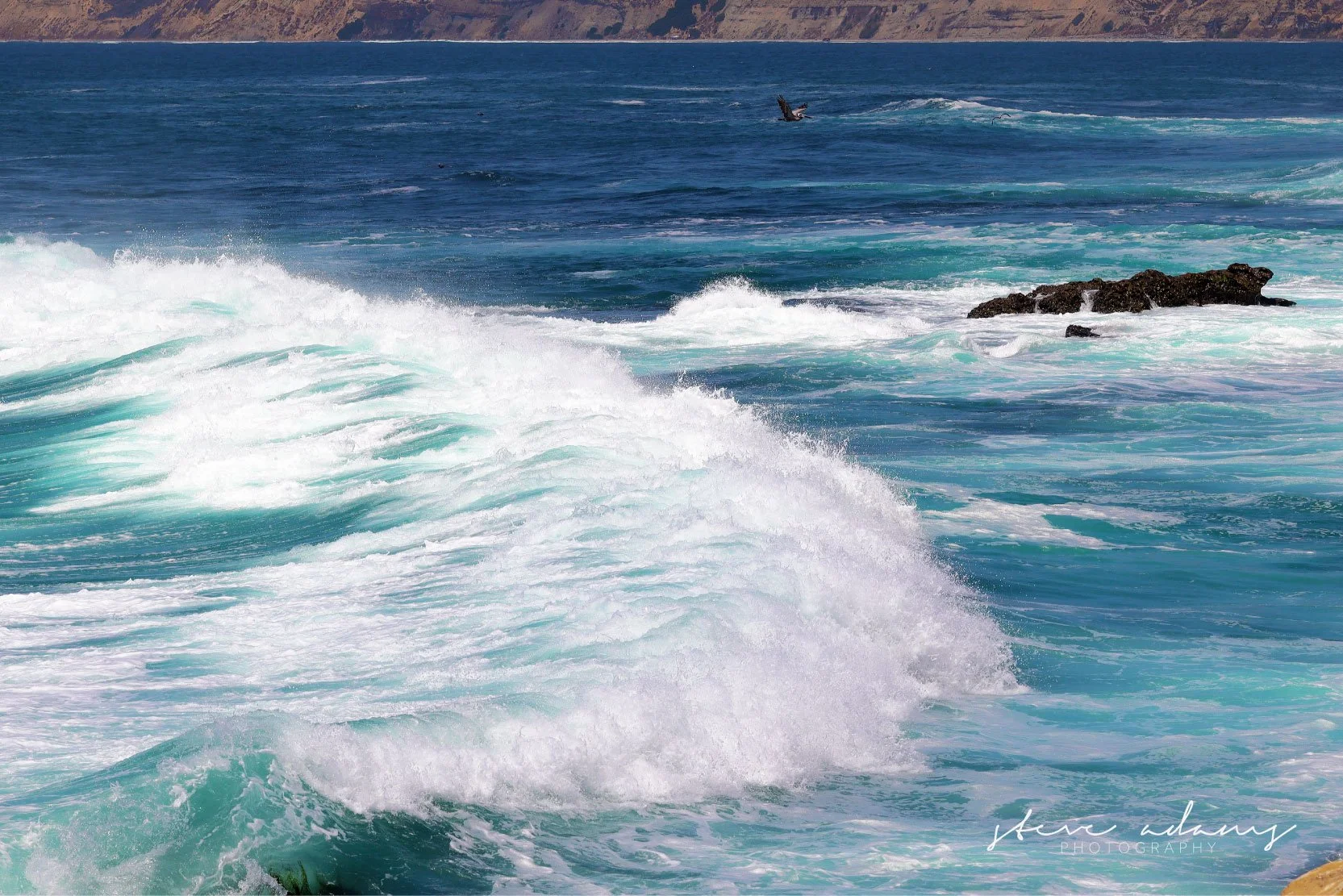 Close of image of a wave on the ocean in La Jolla Cove