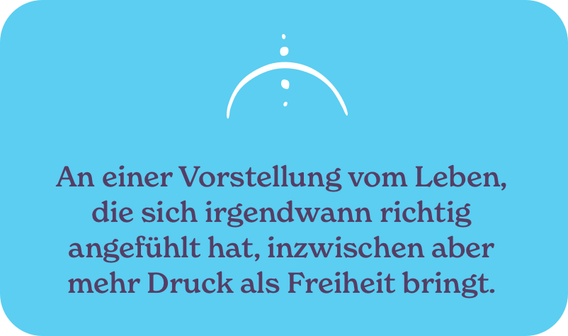 Blauer Hintergrund mit Zitat über Leben und Freiheit in deutscher Sprache.
