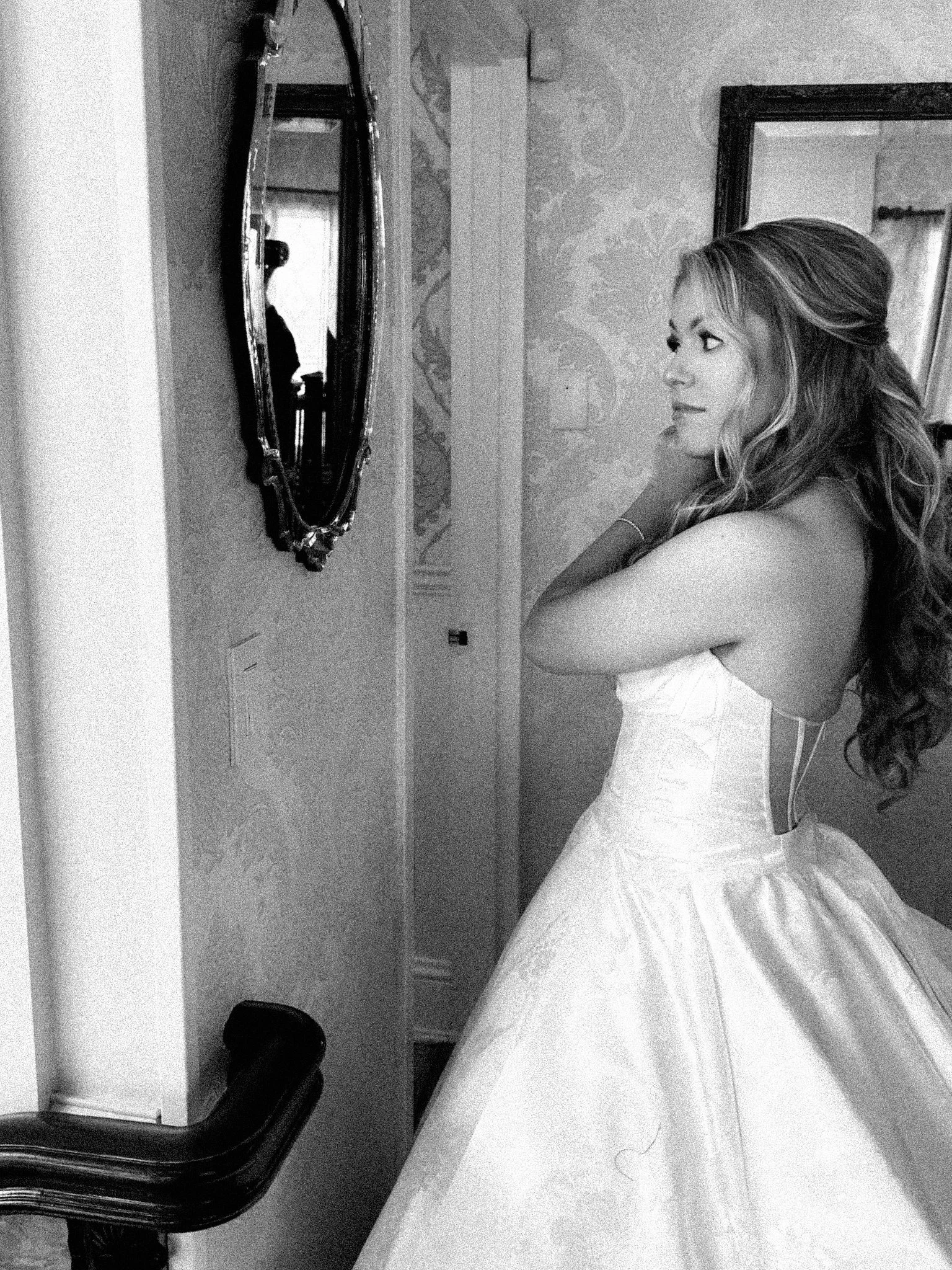 bride-getting-ready-wedding-content