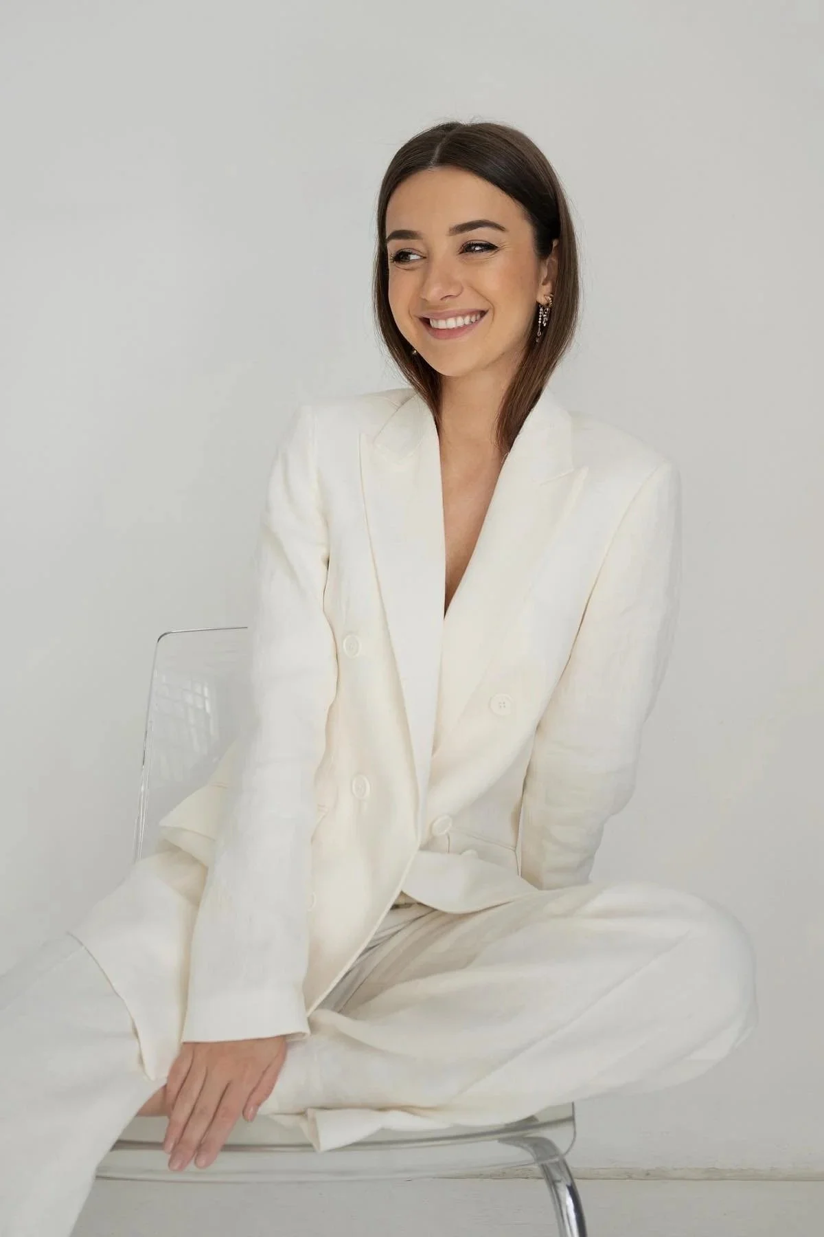 CRISTINA MARJINEAN, FOUNDER OF VERSO VISUAL 