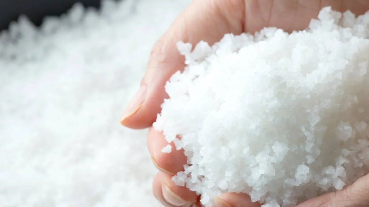 3 Salts Every Kitchen Should Have &amp; 1 You Should Ditch Immediately