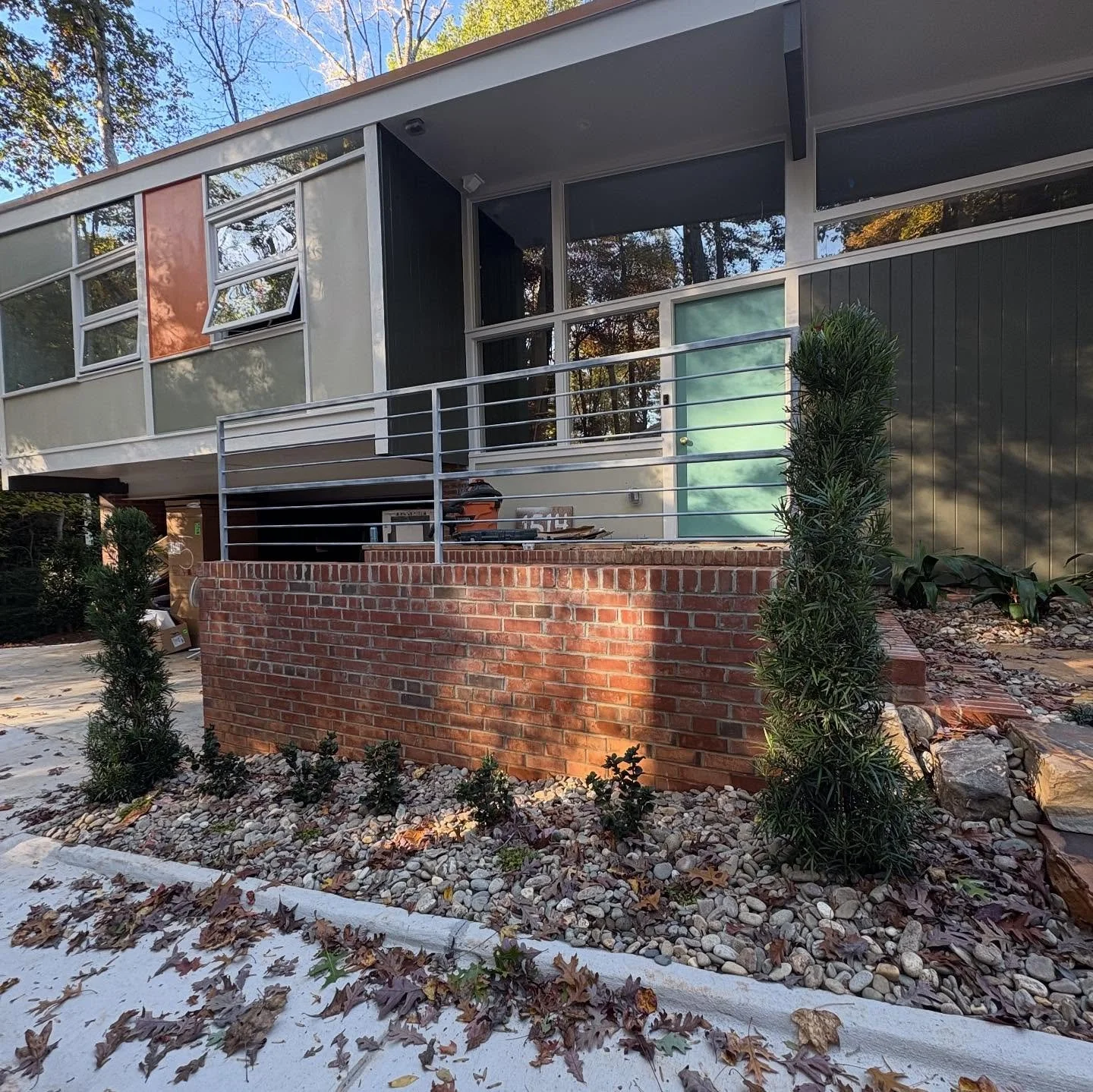 Guard rail and privacy screen for a Motsumoto house in Raleigh, NC. For custom railings and design welding please reach out.
