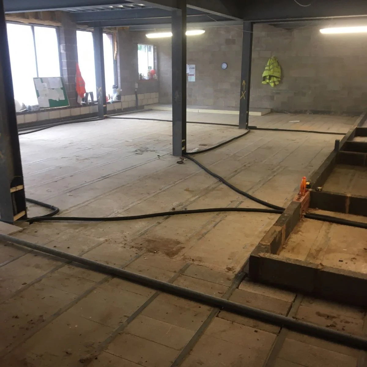 Shop fronts can be notoriously difficult to heat, but this unit near St Paul&rsquo;s Square in Birmingham won't have that problem. By installing underfloor heating beneath a high-quality screed, we&rsquo;ve ensured:

✅ Even heat distribution ✅ Lower 